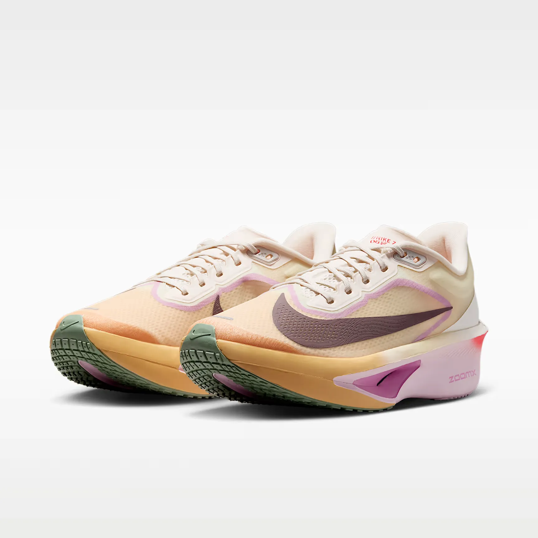 000000_Nike-Zoom-Fly-6-WMNS_Sail-Light-Magenta_FN8455-106_img4