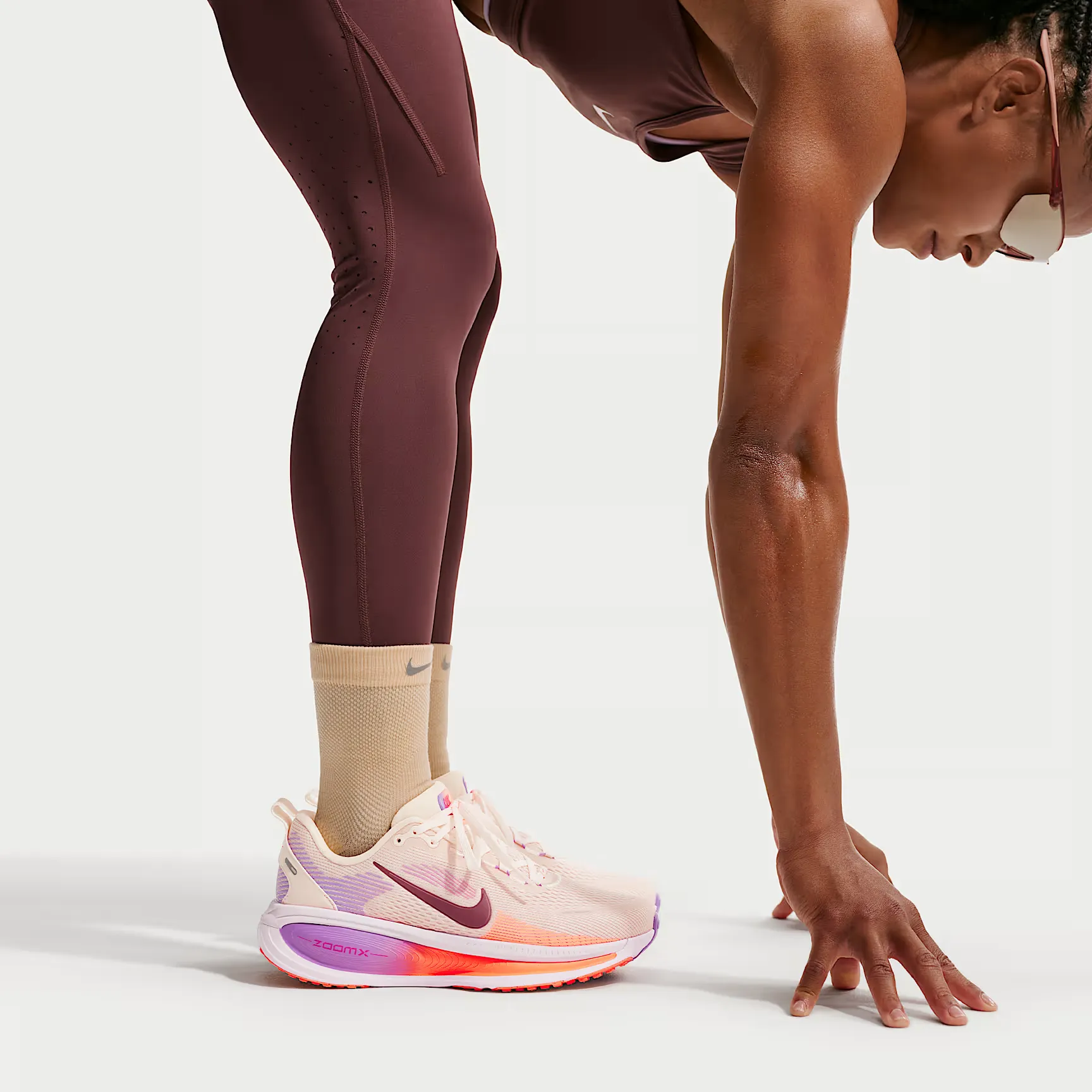 000000_Nike-Vomero-18-WMNS_Chalk-Pink-Foam_HM6804-113_img8