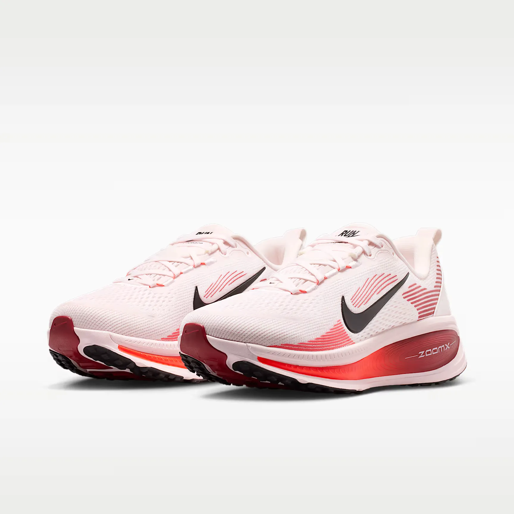 000000_Nike-Vomero-18-WMNS_Pearl-Pink-Team-Crimson_HM6804-606_img4