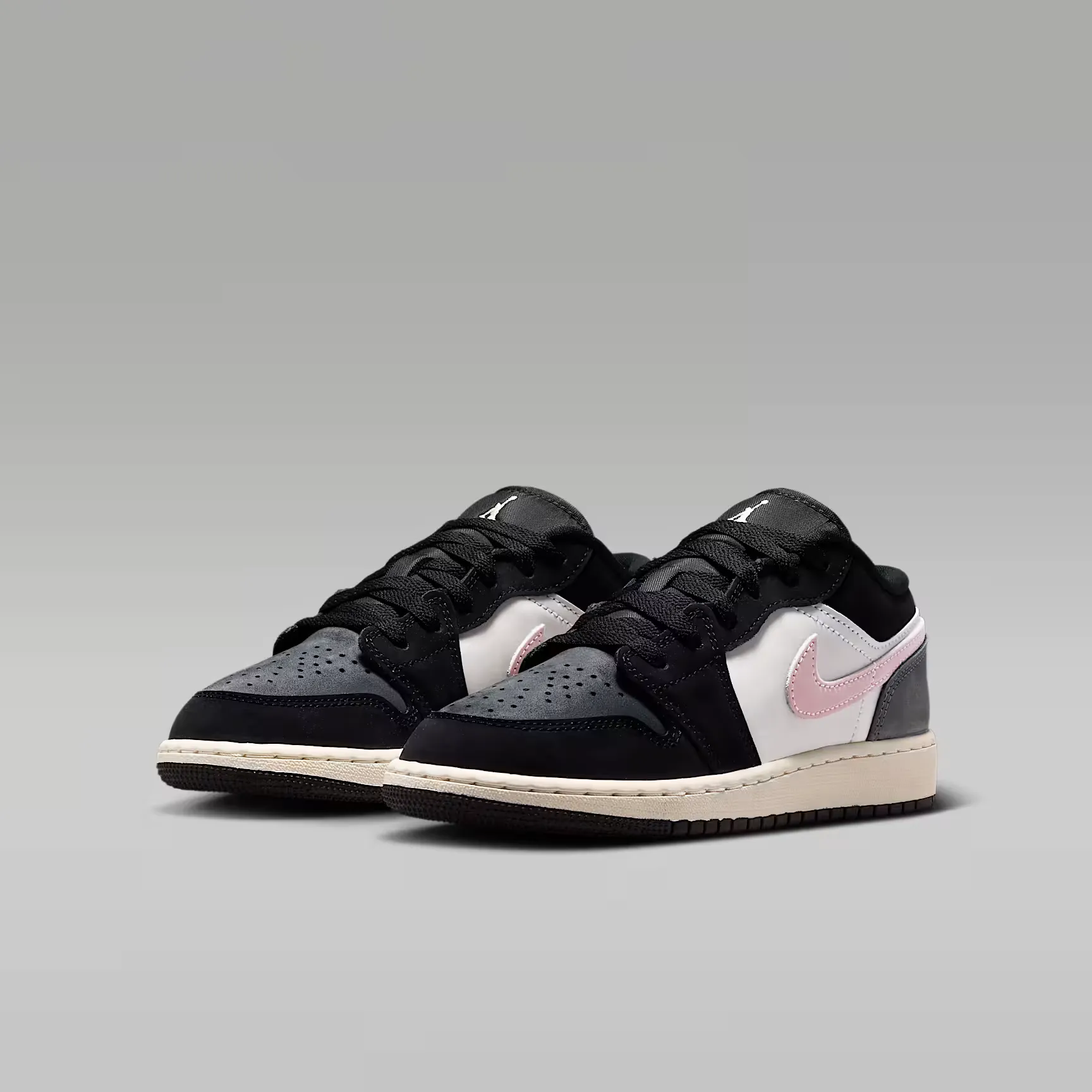 000000_Air-Jordan-1-Low-SE-GS_Black-Iced-Carmine_II1257-006_img4