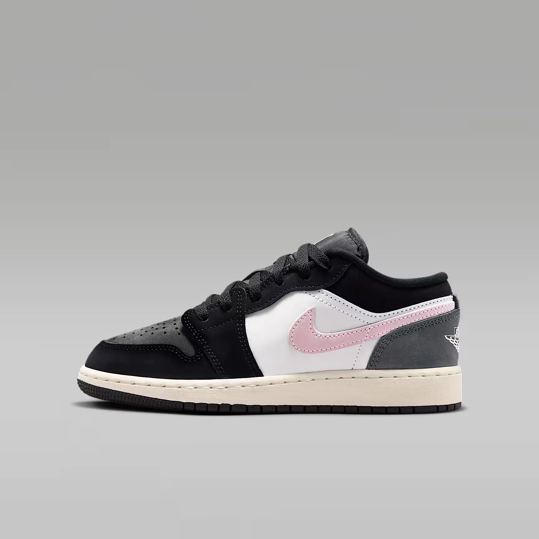 000000_Air-Jordan-1-Low-SE-GS_Black-Iced-Carmine_II1257-006_img0