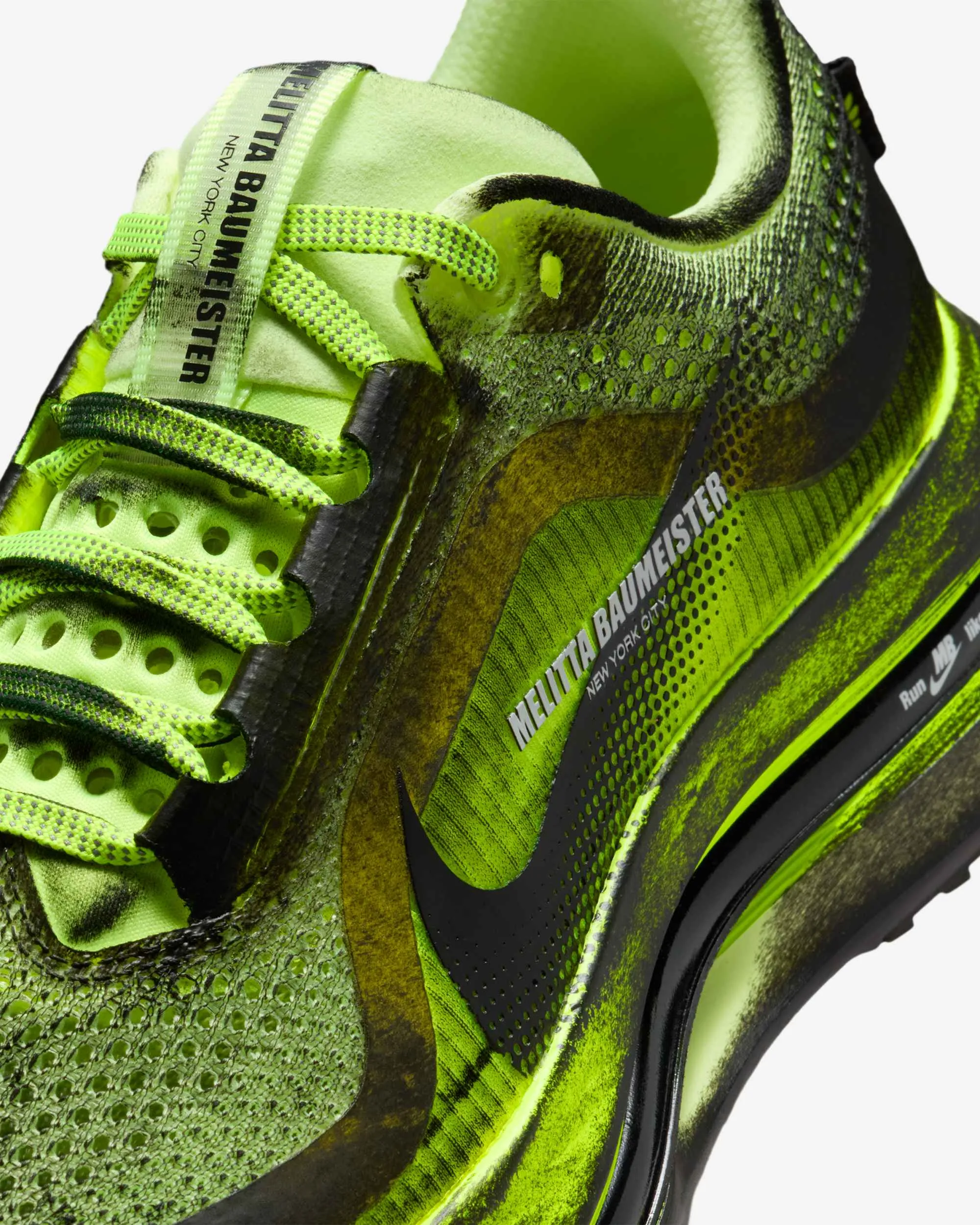 000000_Melitta-Baumeister-x-Nike-Pegasus-Premium-WMNS_Volt-And-Cyber_IQ7336-700_img6