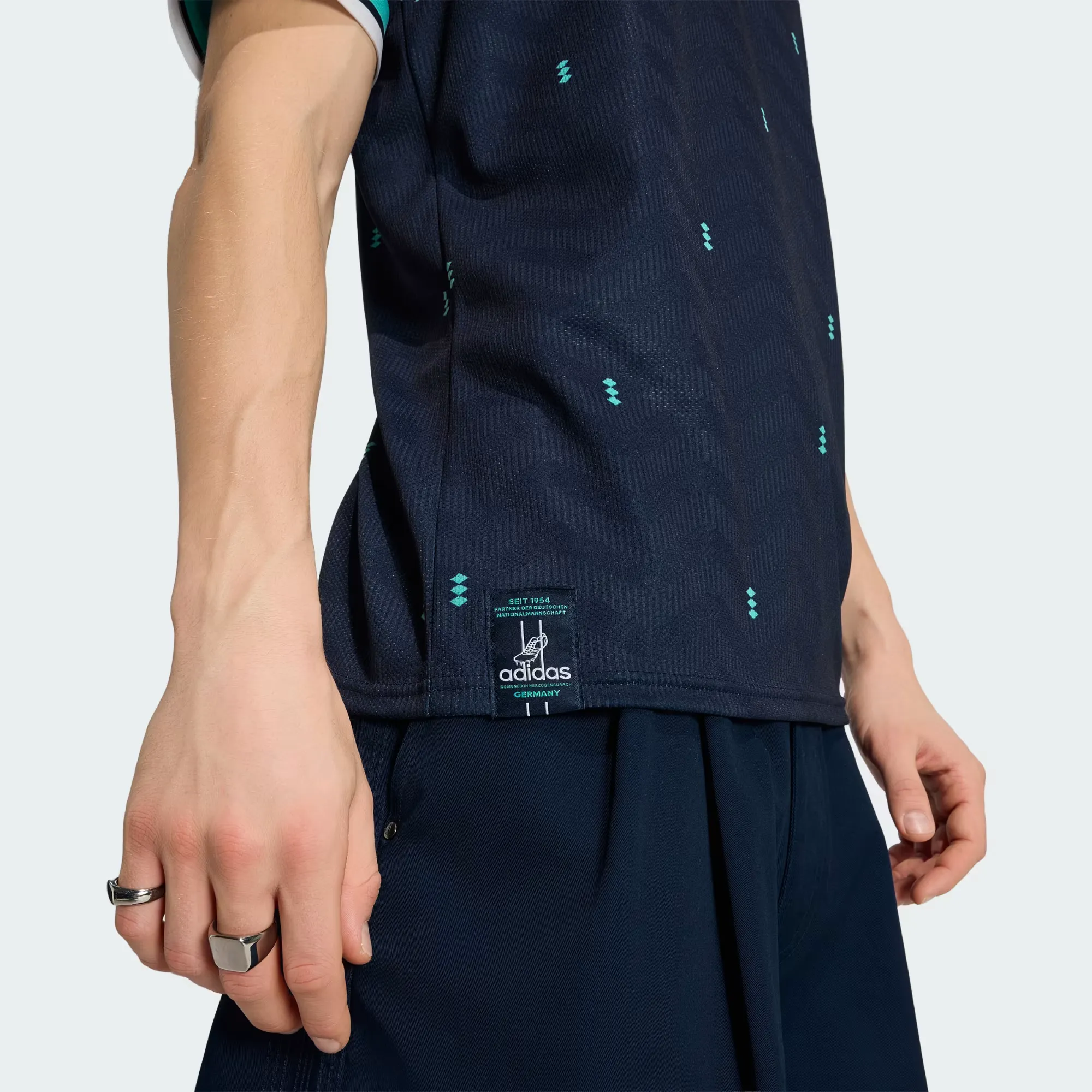 000000_adidas-Germany-26-Away-Jersey_Collegiate-Navy_JN2074_img7