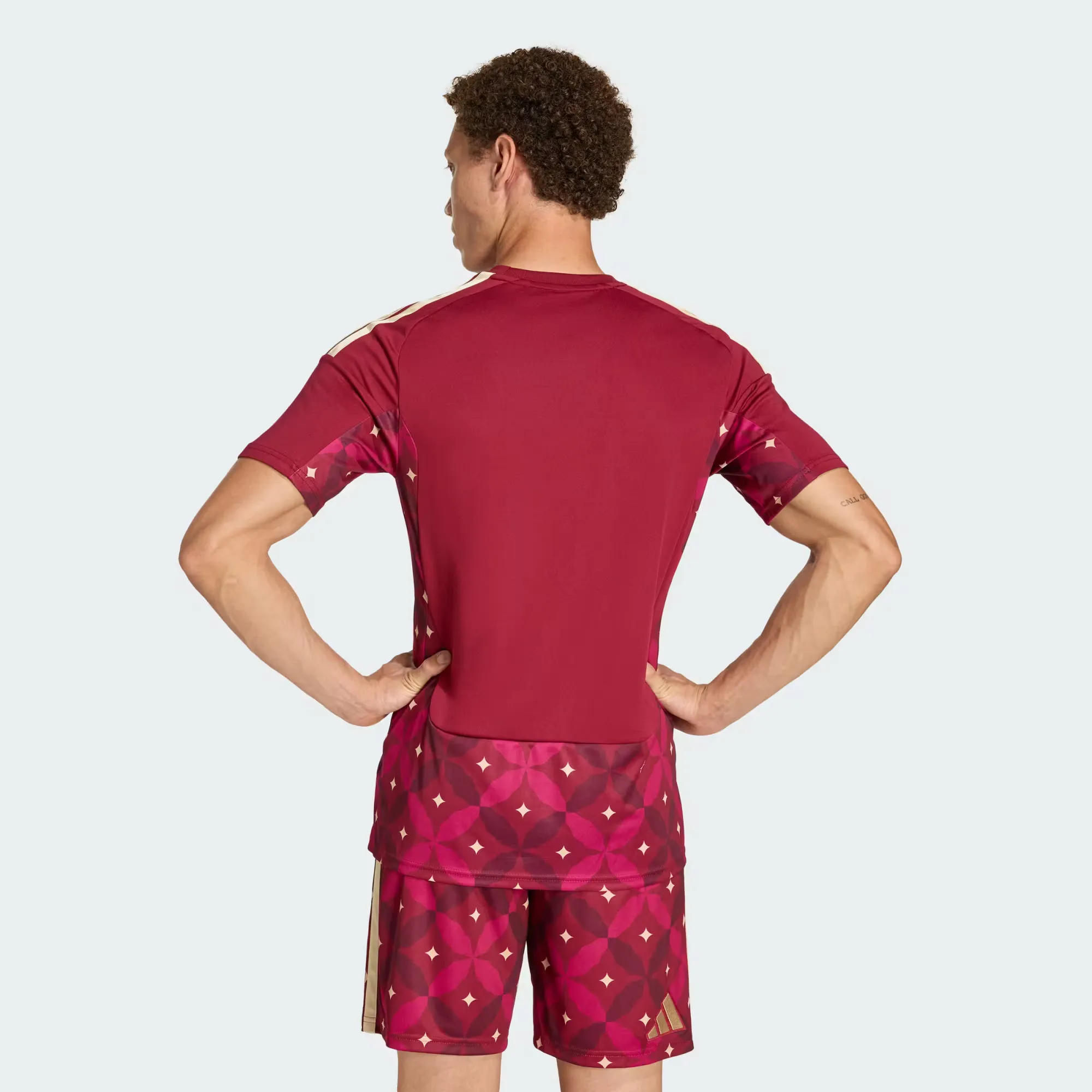 000000_adidas-Replica-Goalkeeper-Jersey-2026_Italy-Home_JN1979_img1