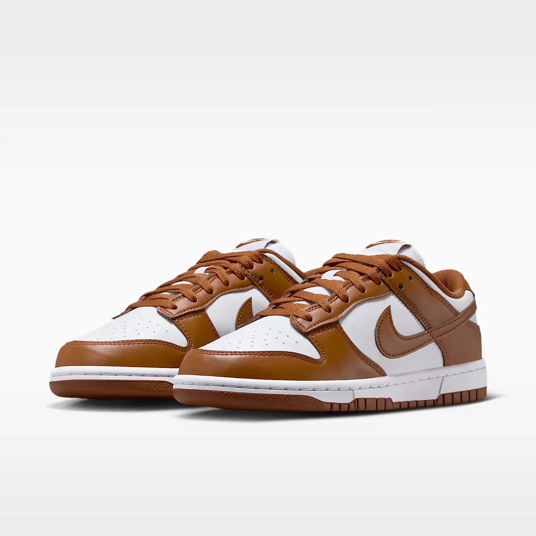 000000_Nike-Dunk-Low-WMNS_Sail-White-Light-British-Tan_IM6572-101_img4
