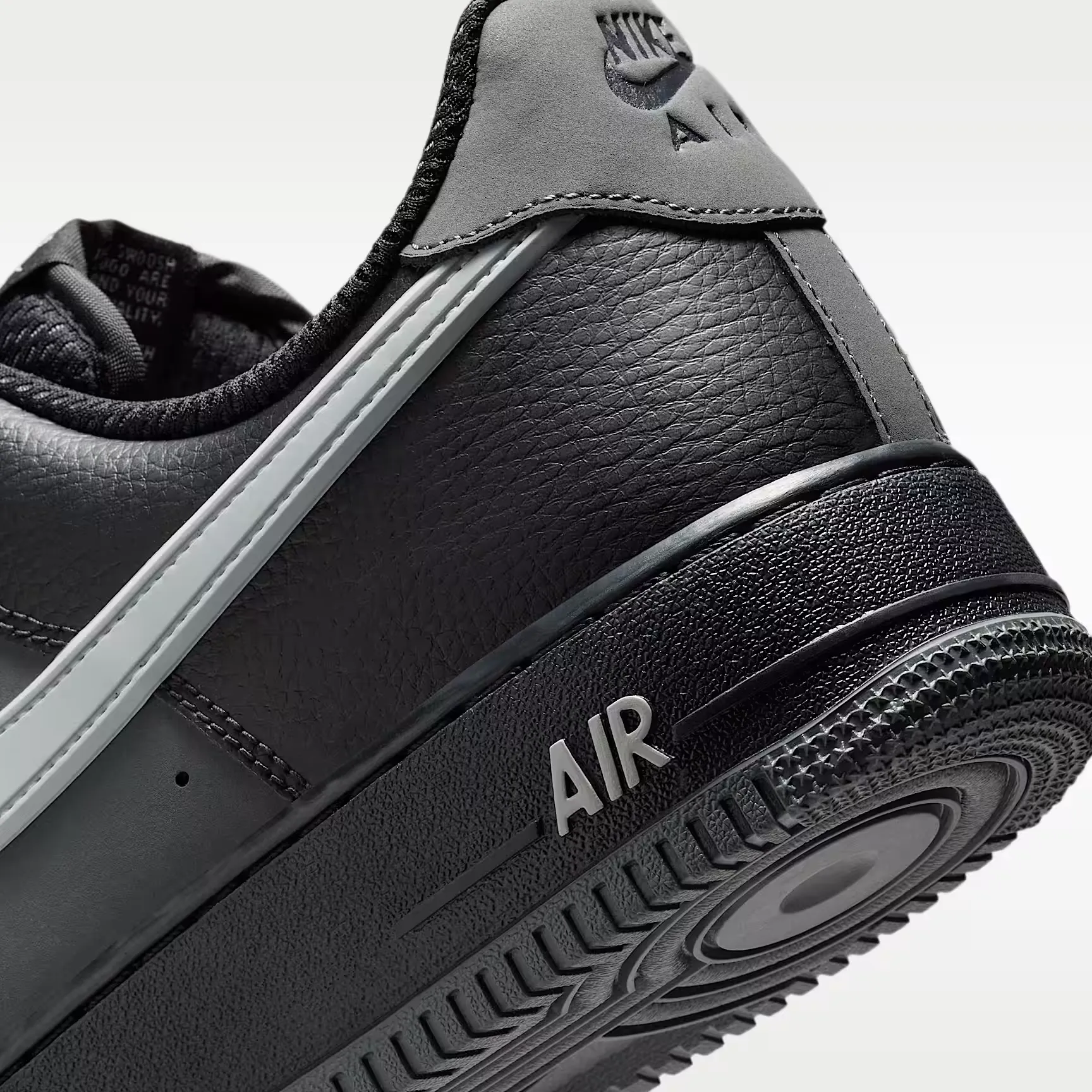 Nike Air Force 1 '07 LV8 