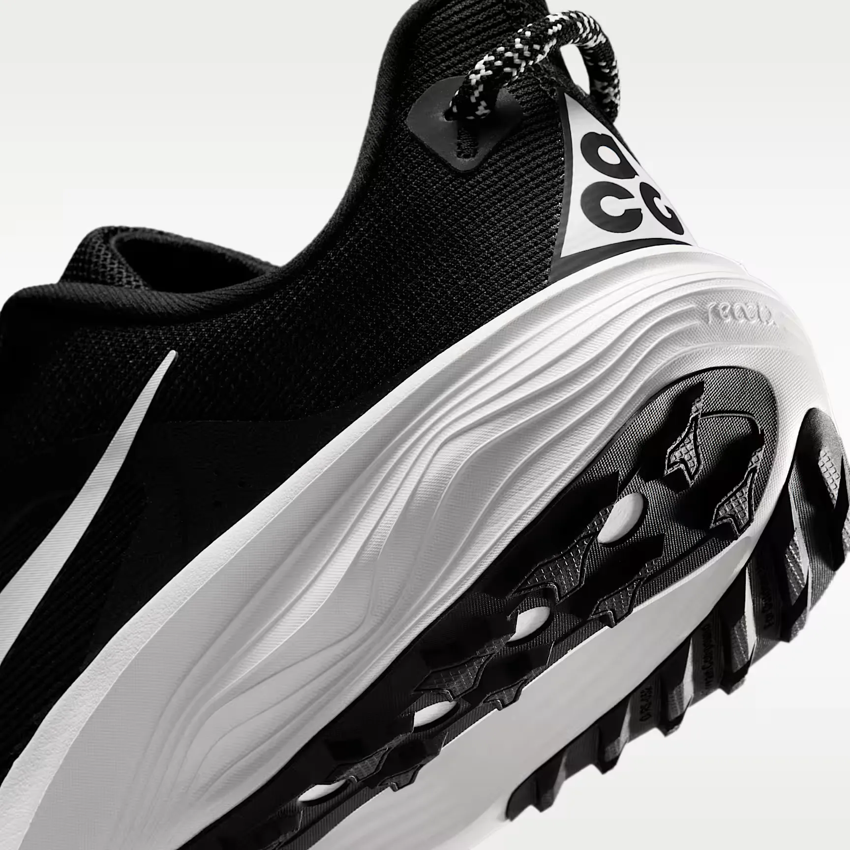 000000_Nike-ACG-Pegasus-Trail_Black_HV8116-001_img7