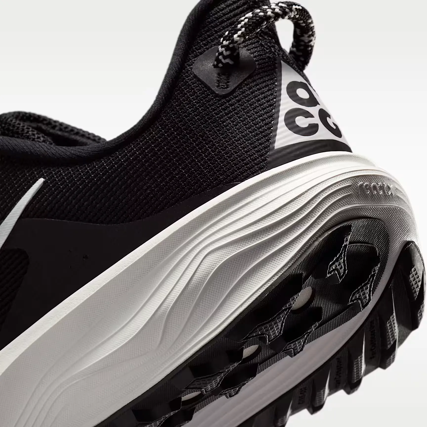 000000_Nike-ACG-Pegasus-Trail-WMNS_Black-Anthracite_HV8121-001_img7