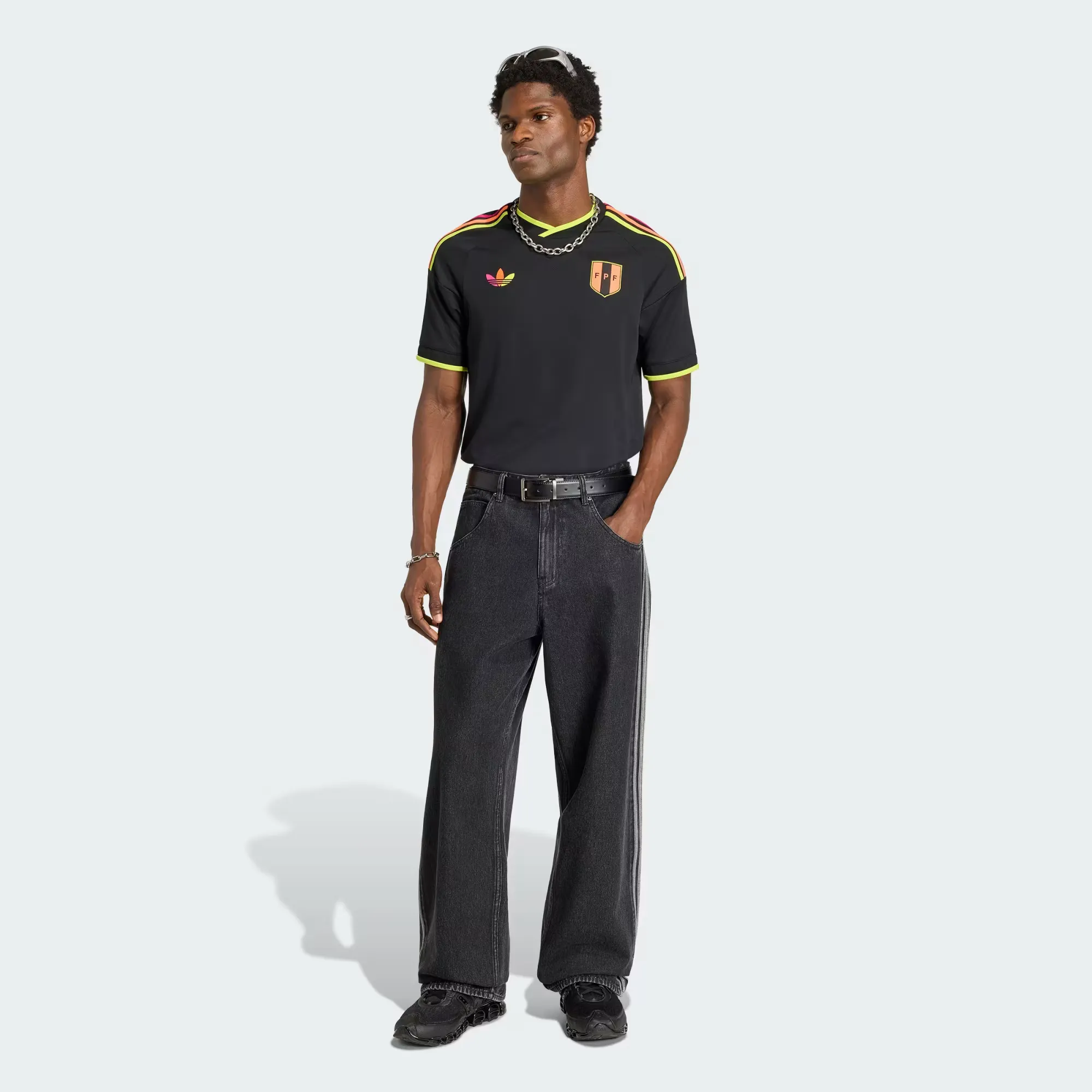 000000_adidas-Maillot-Exterieur-Perou-26_Black_JL8660_img3