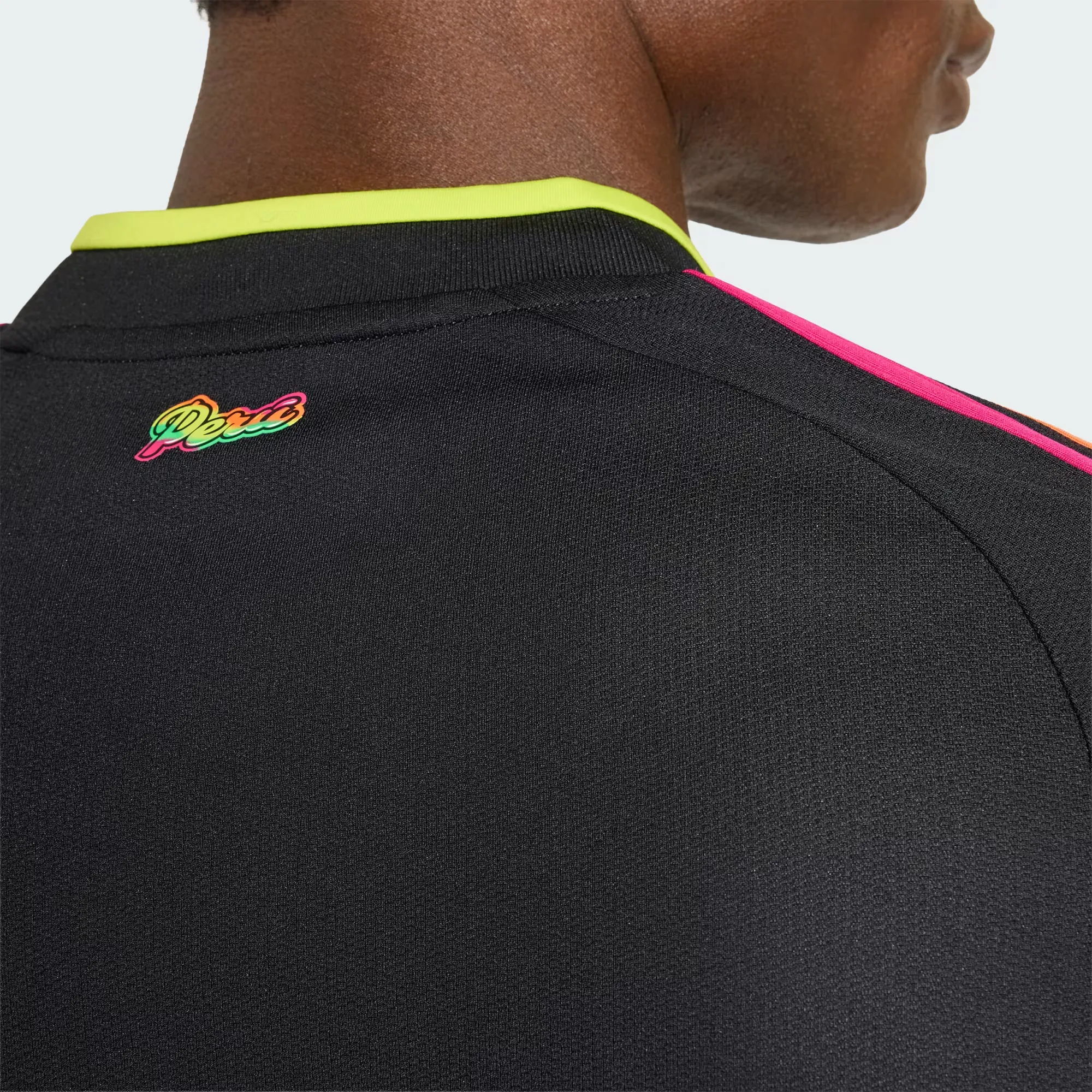 000000_adidas-Maillot-Exterieur-Perou-26_Black_JL8660_img7