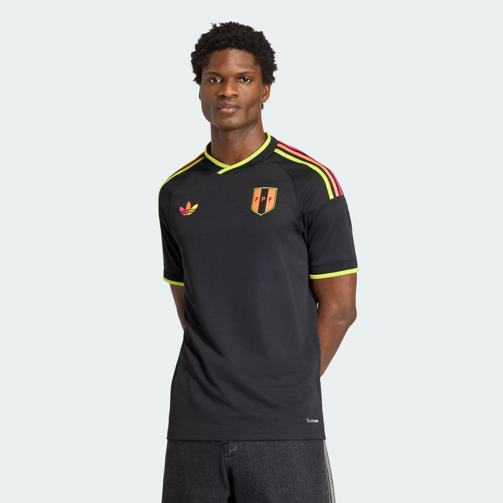 000000_adidas-Maillot-Exterieur-Perou-26_Black_JL8660_img0