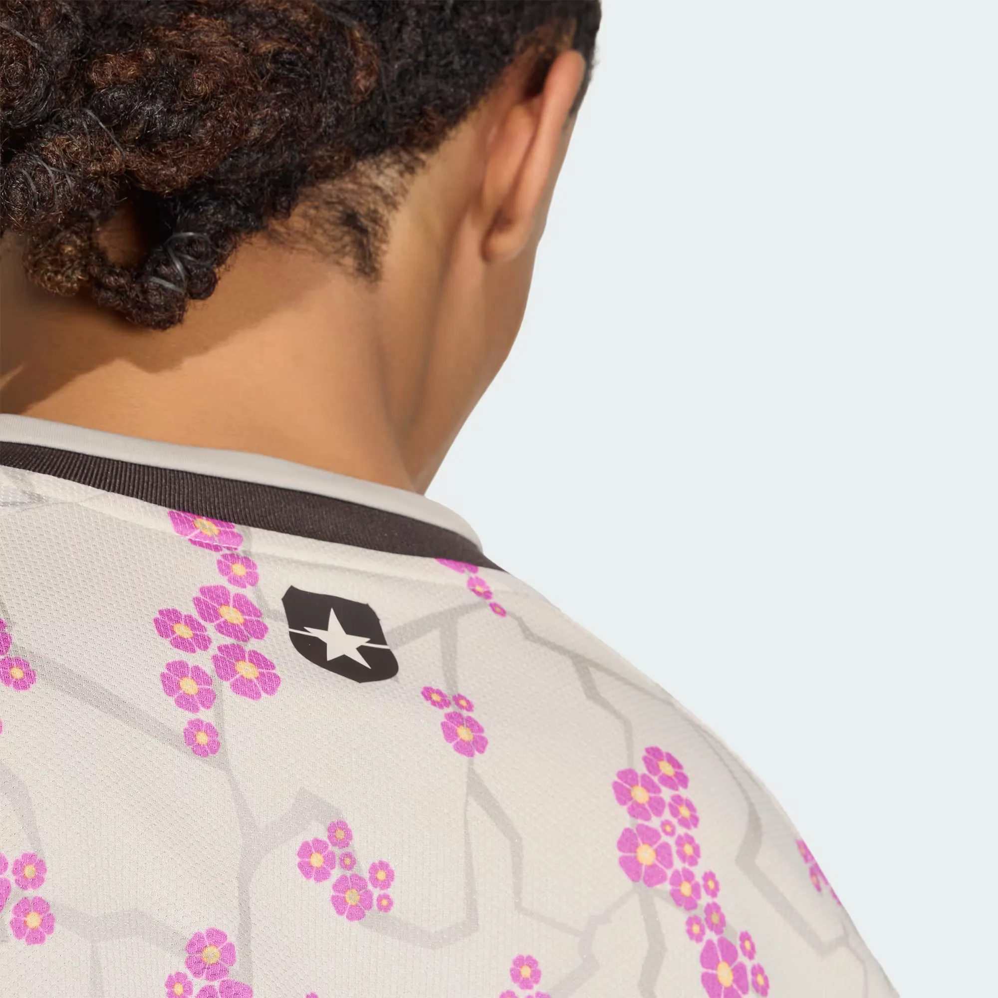 000000_adidas-Maillot-Exterieur-Chili-26_Bliss_JL8739_img7