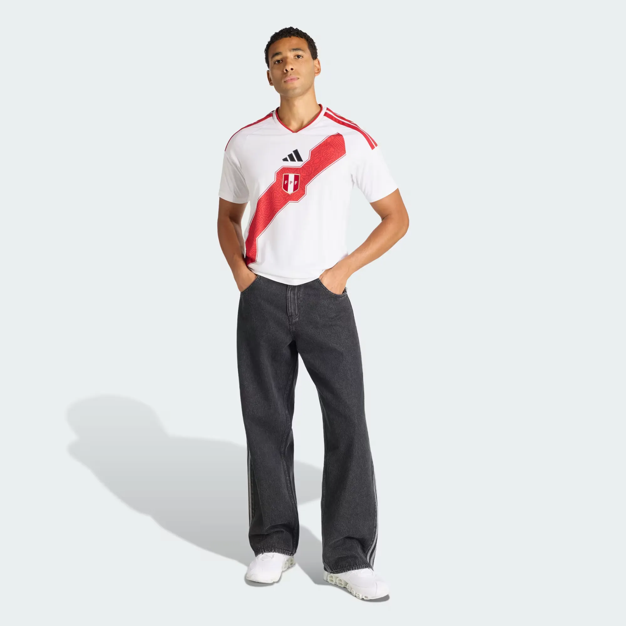 000000_adidas-Peru-Maillot-Domicile-26_White-Red_JL8651_img3