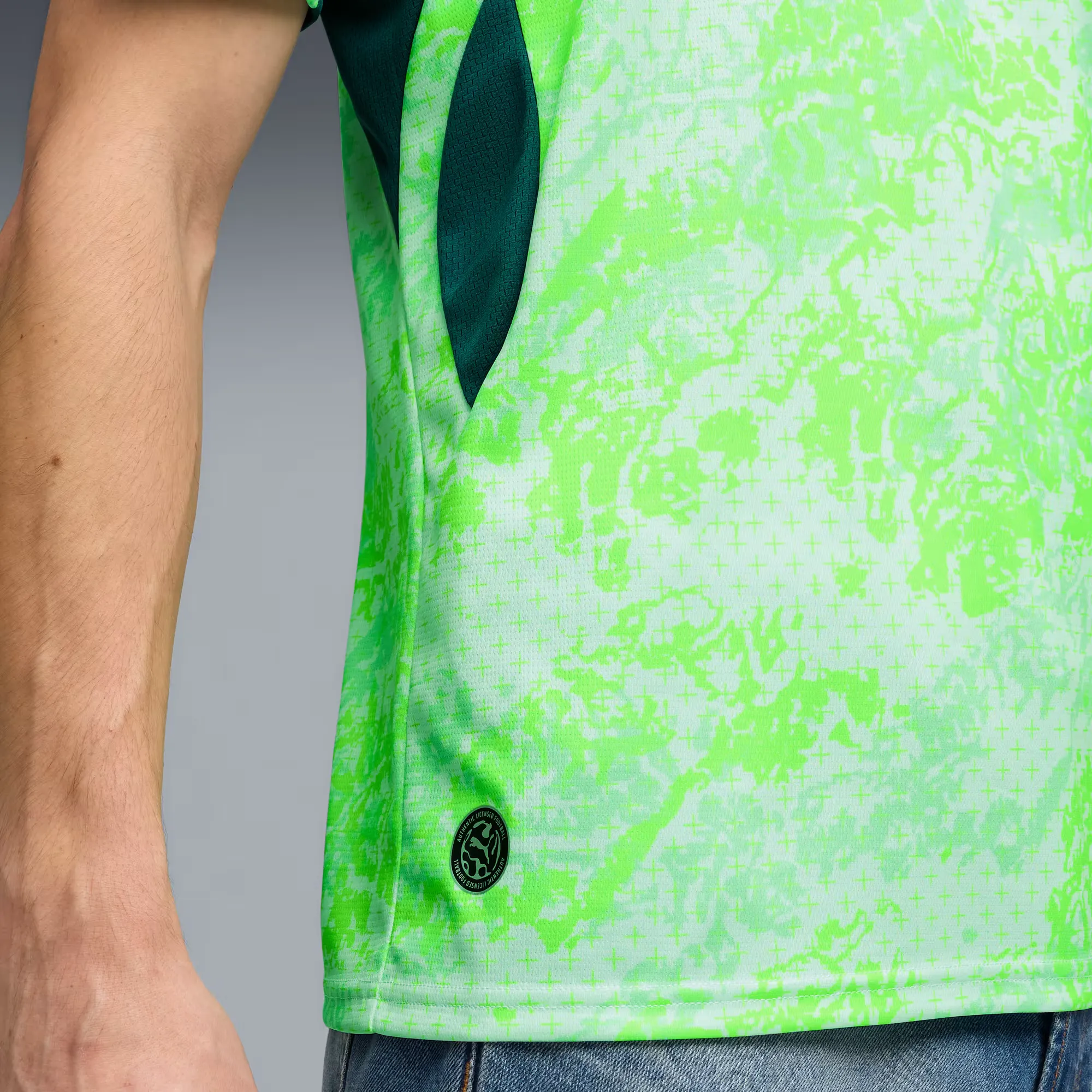 000000_Puma-Switzerland-Away-2026-Jersey_Sea-Glass-Dark-Indigo_783225-02_img4