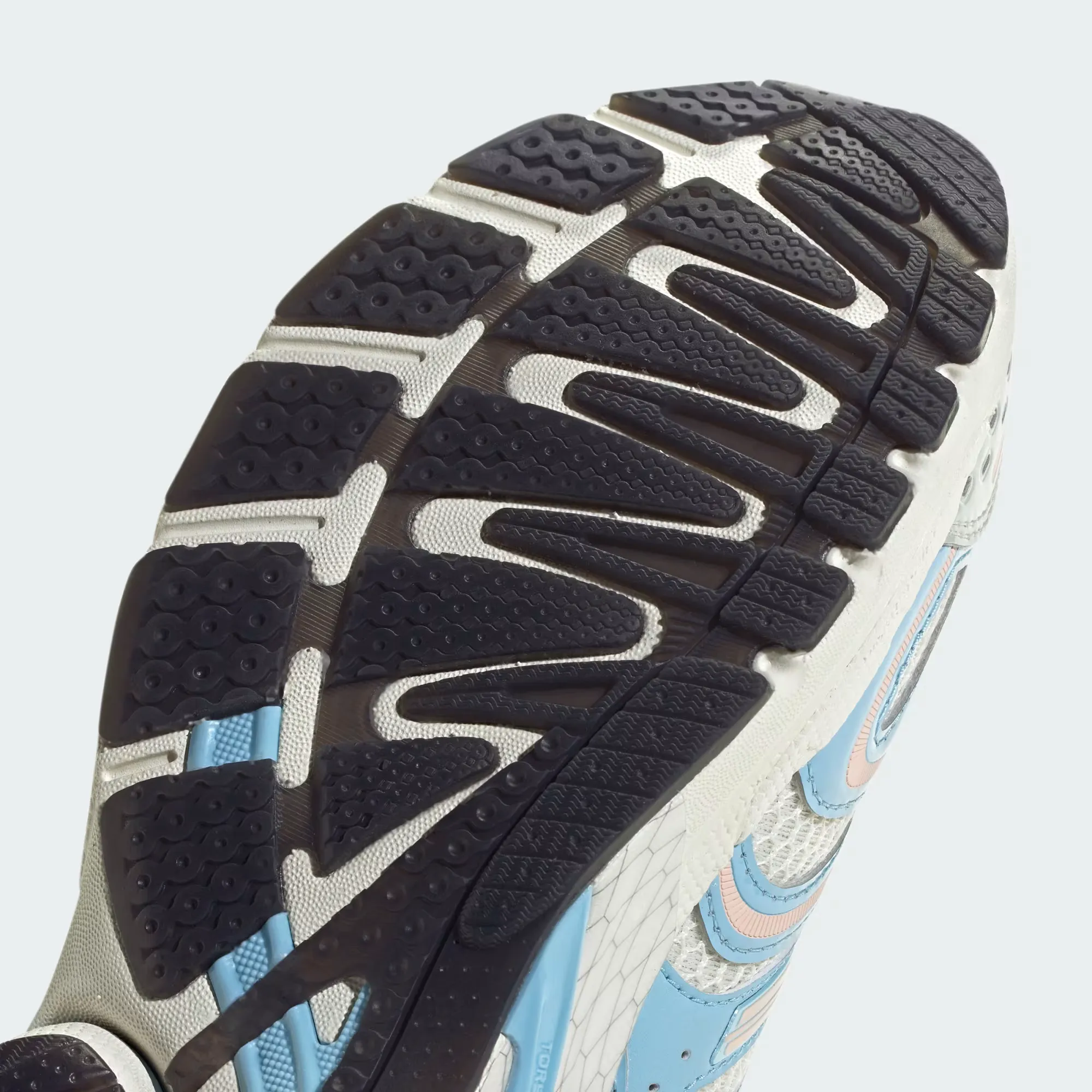 000000_adidas-Adistar-Control-5_Off-White-Icey-Blue_KJ3363_img9