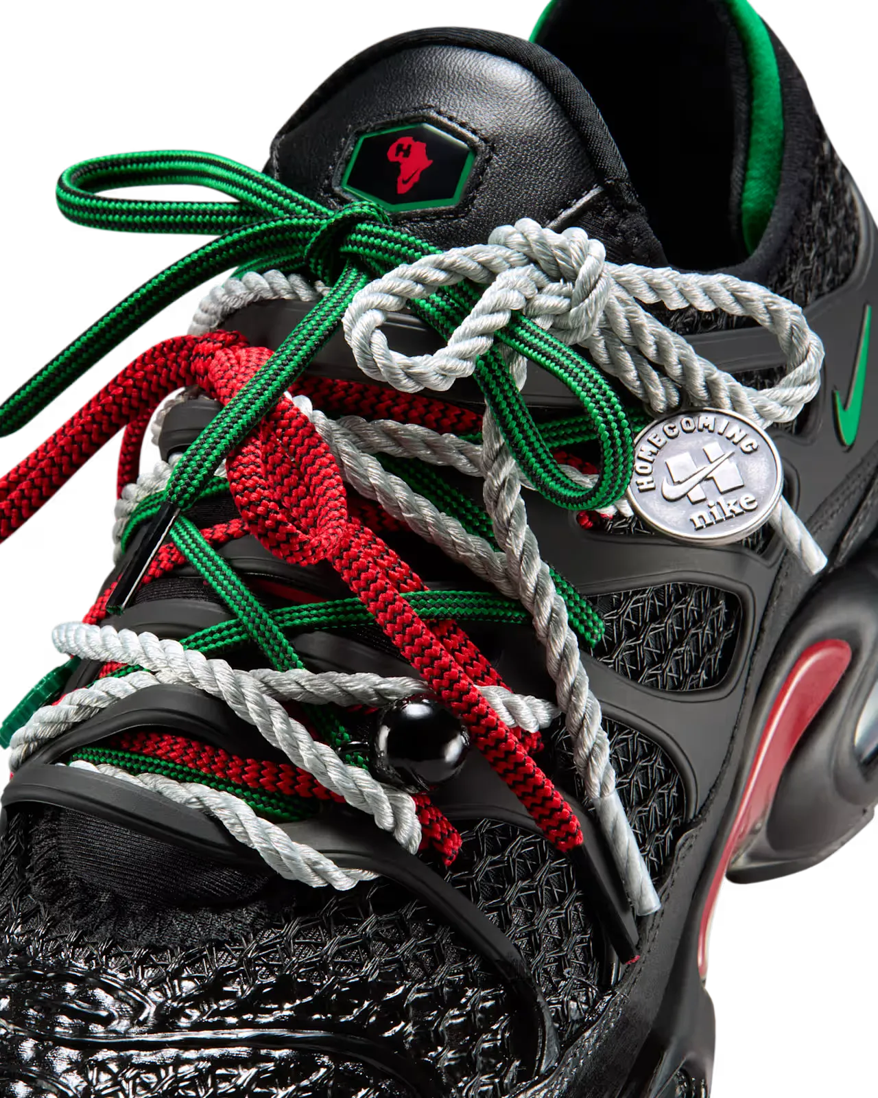 Homecoming-x-Nike-Air-Max-Plus_Pan-African-Black_IM4960-001_img6