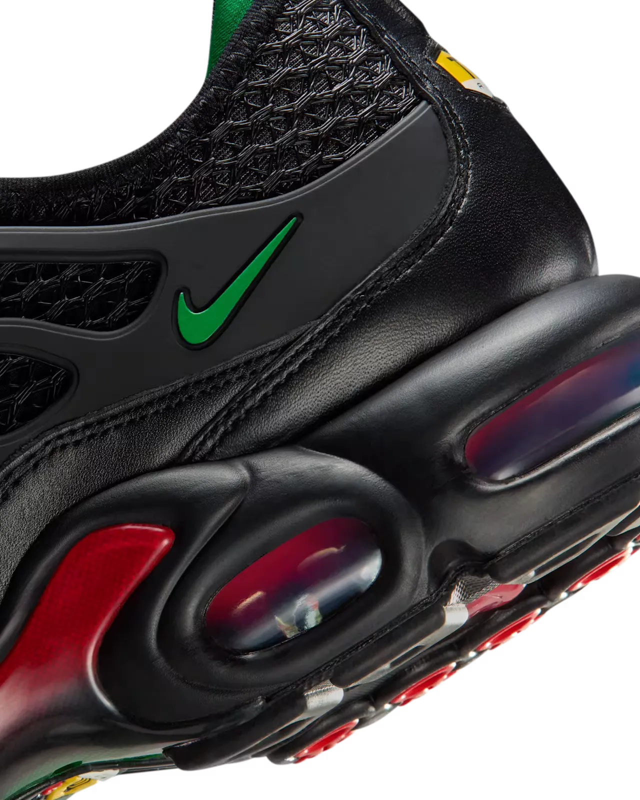 Homecoming-x-Nike-Air-Max-Plus_Pan-African-Black_IM4960-001_img7