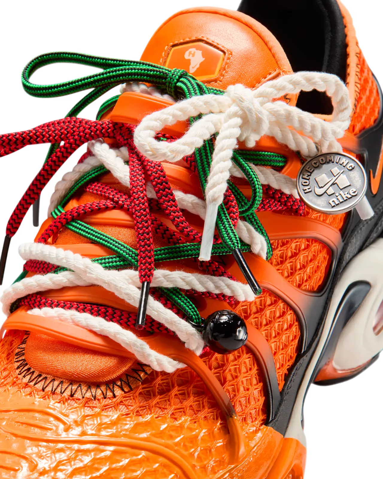 Homecoming-x-Nike-Air-Max-Plus_African-Sunrise-Safety-Orange_IM4960-800_img6