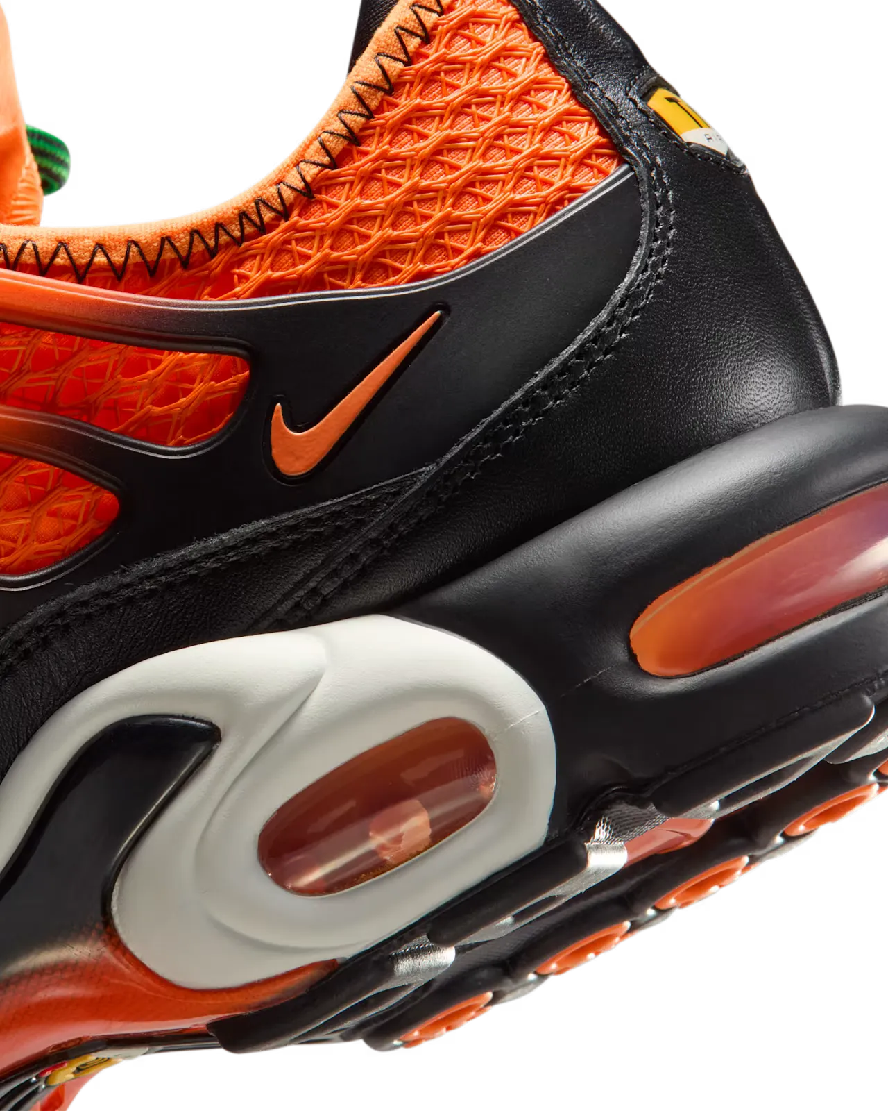 Homecoming-x-Nike-Air-Max-Plus_African-Sunrise-Safety-Orange_IM4960-800_img7