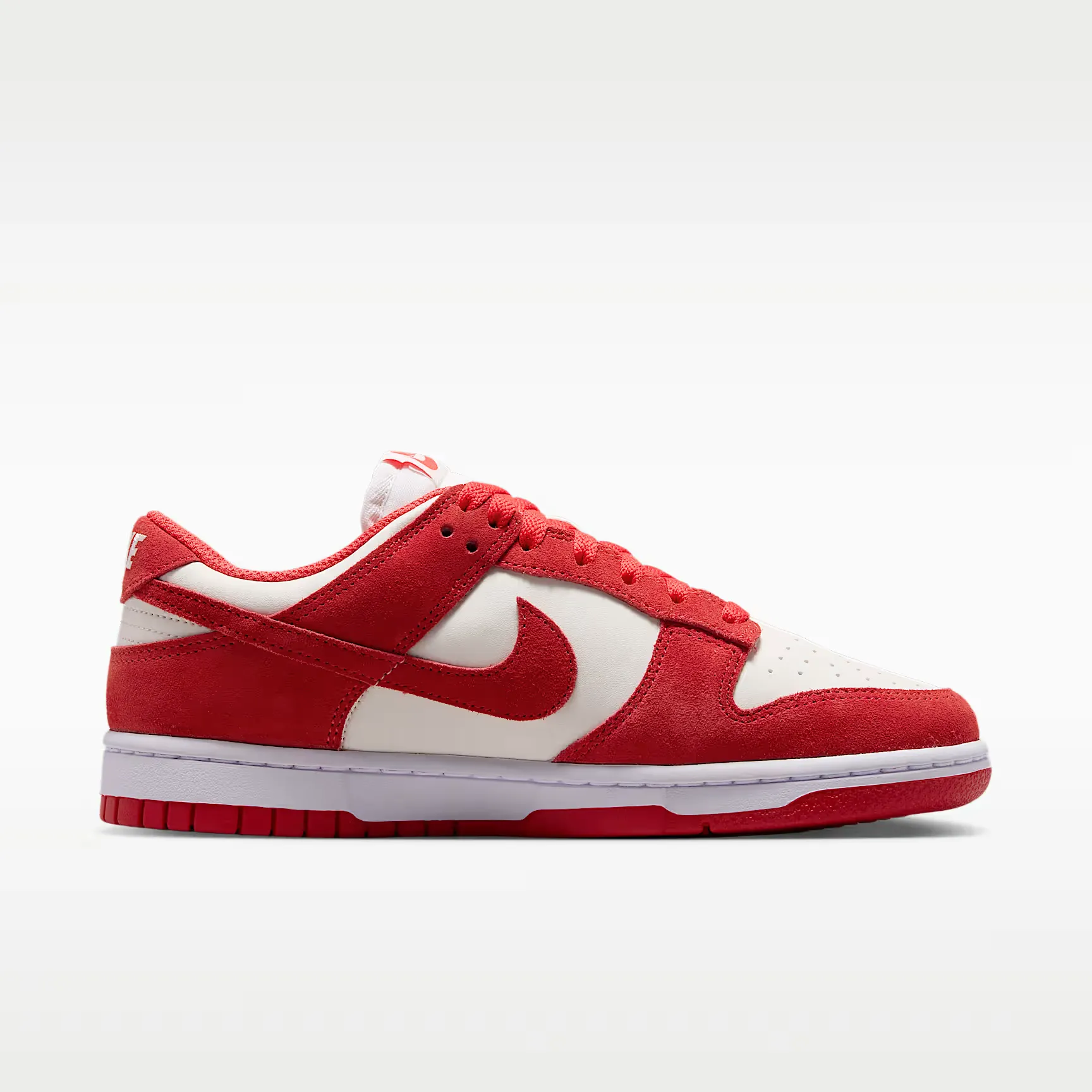000000_Nike_Nike-Dunk-Low-Wmns_IO4244-103_img2
