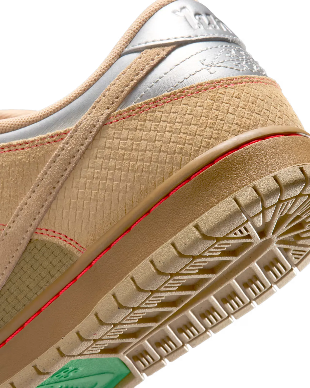 000000_Nike-SB-Dunk-Low_Som-Tum_IB6206-701_img7