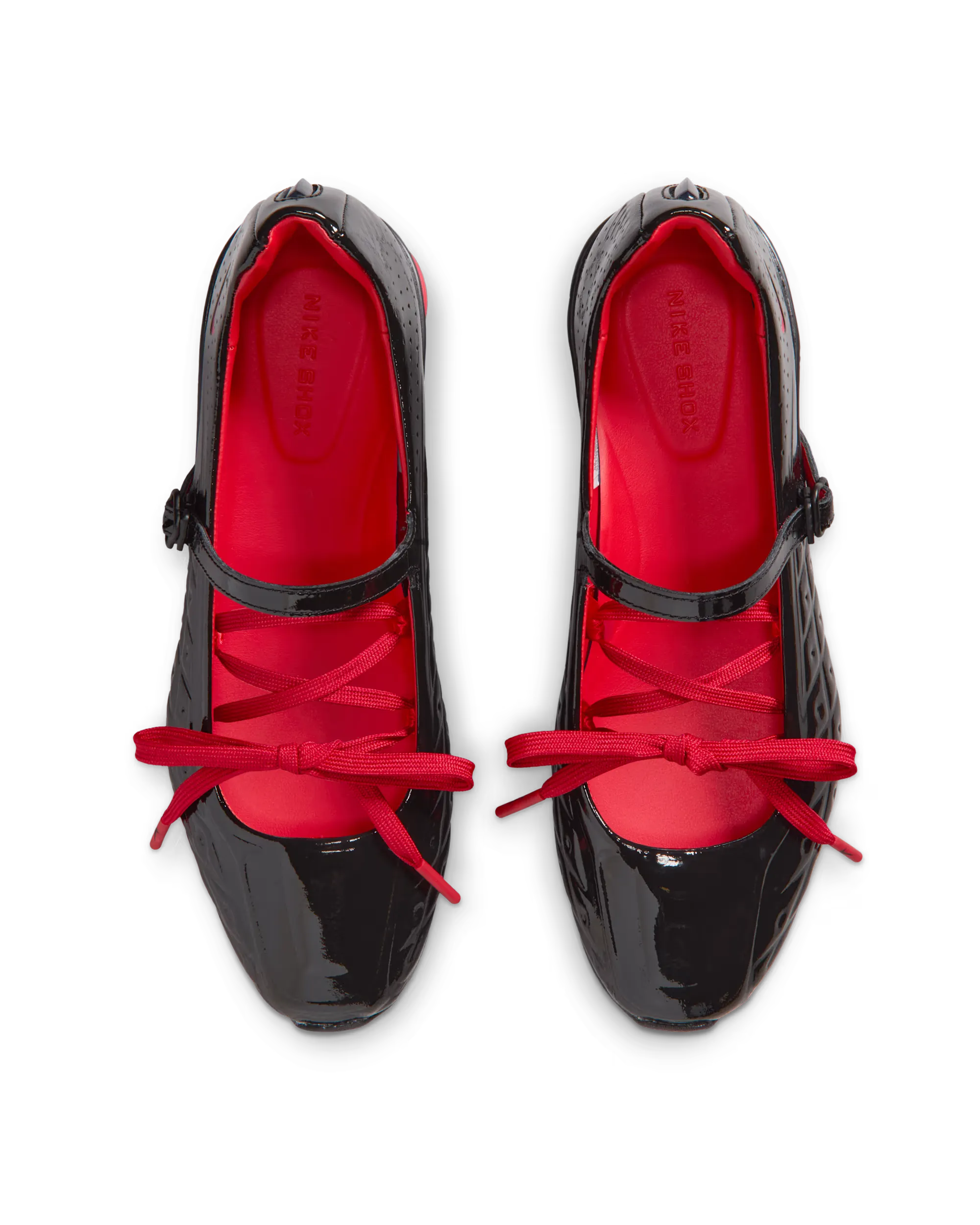 Labelhood-x-Nike-Shox-Z-Calistra-WMNS_Black-University-Red_IW7881-001_img3