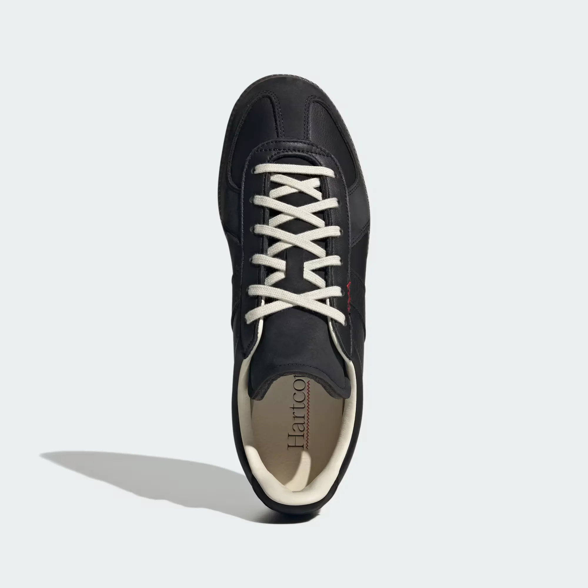 000000_adidas_Core-Black-Chalk-White-Gum_KK3303_img2