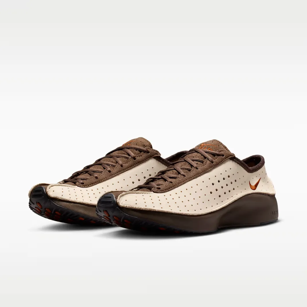 000000_Nike-Air-Superfly_Sanddrift-Baroque-Brown_IU7555-126_img4