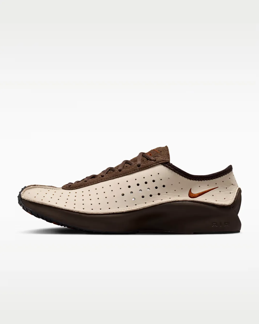 000000_Nike-Air-Superfly_Sanddrift-Baroque-Brown_IU7555-126_img8