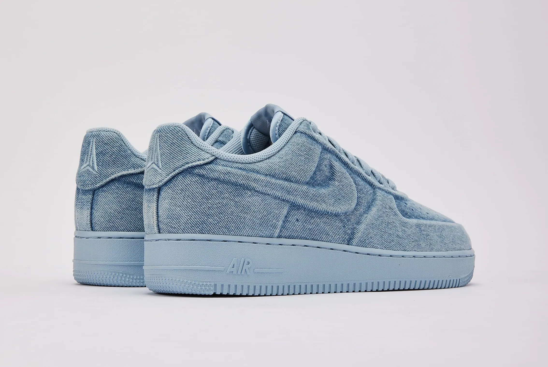 000000_Ja-Morant-x-Nike-Air-Force-1-Low_Denim_IQ9773-400_img1