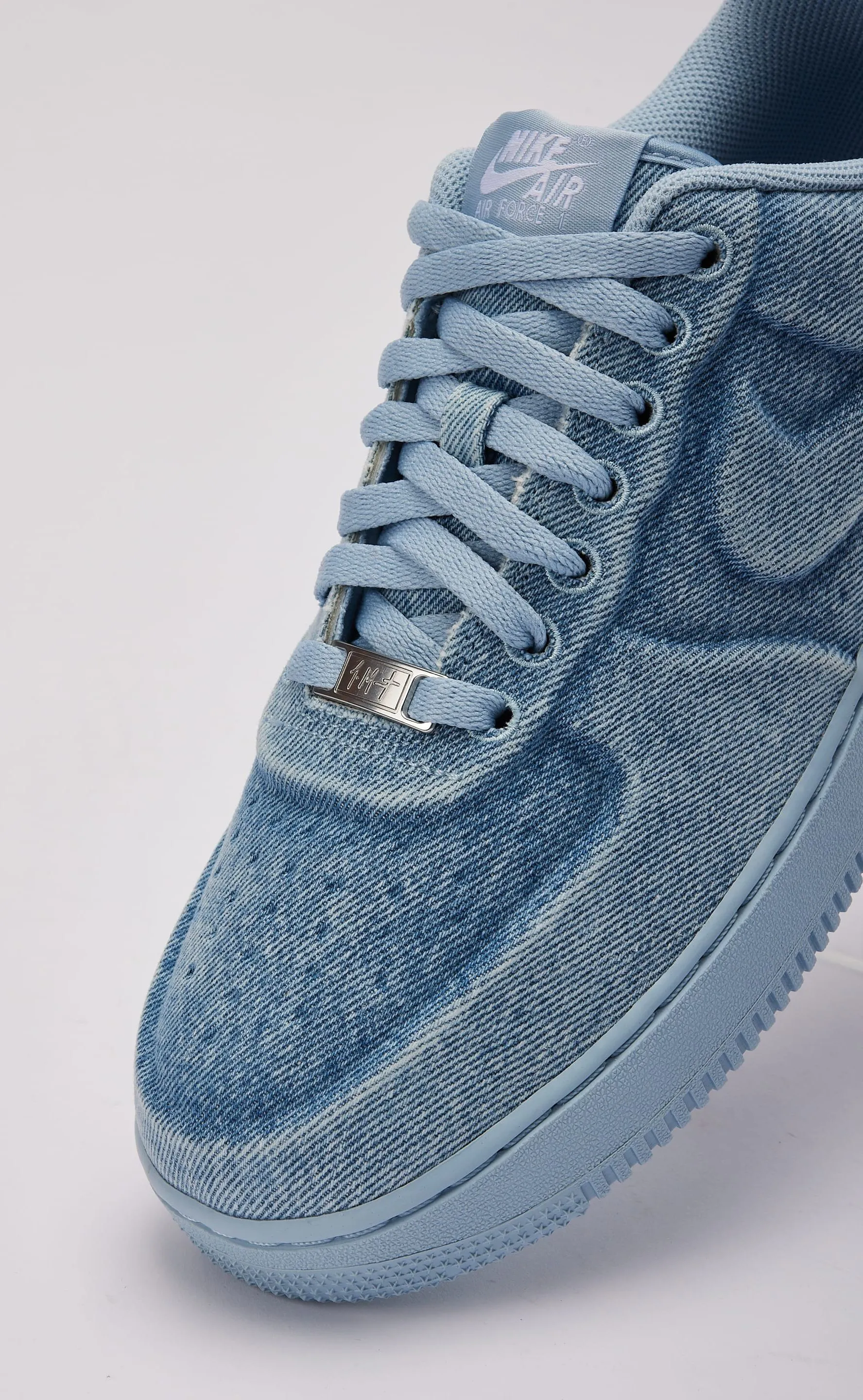 000000_Ja-Morant-x-Nike-Air-Force-1-Low_Denim_IQ9773-400_img7