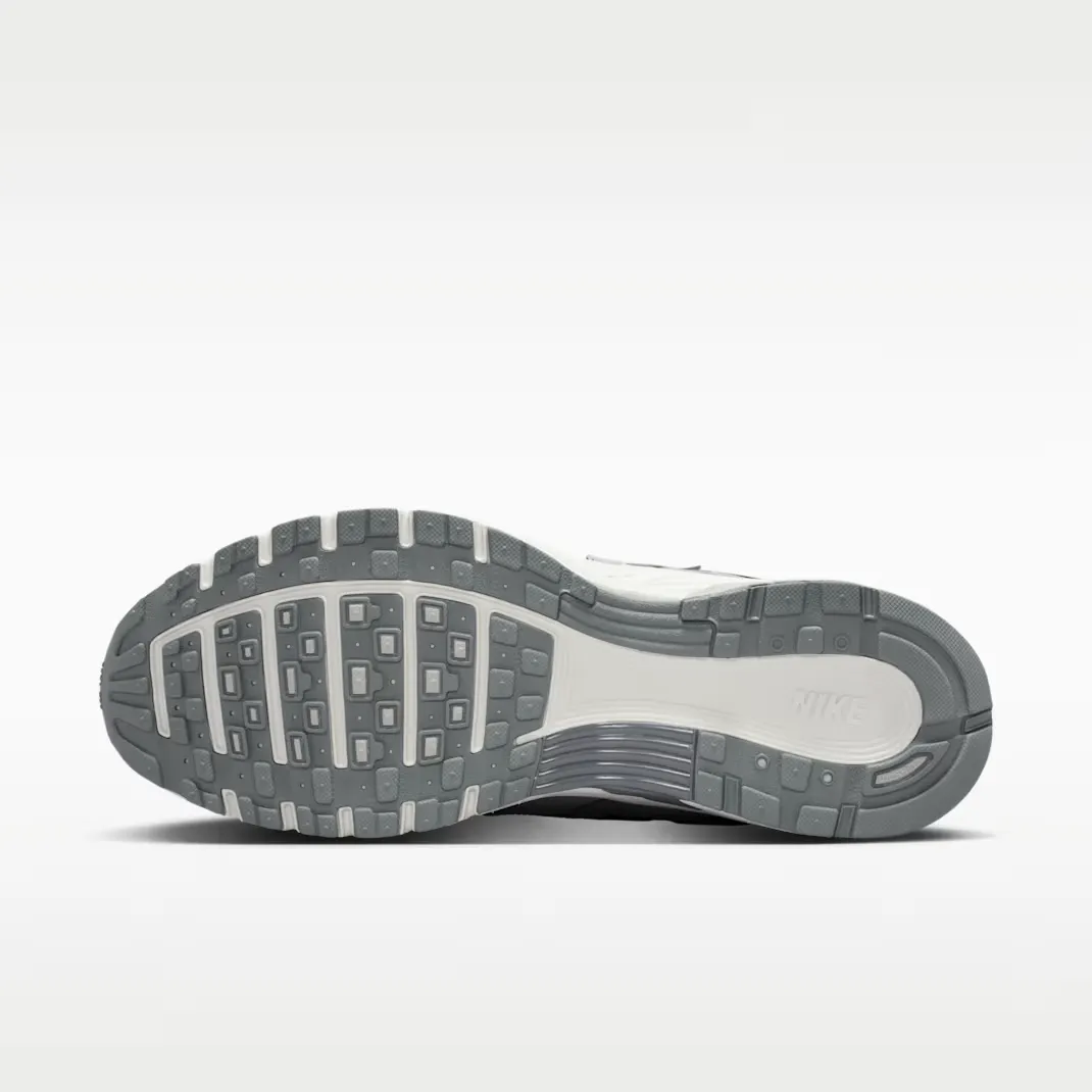 000000_Nike-P-6000-SE_Light-Smoke-Grey-Phantom_IQ6590-002_img1