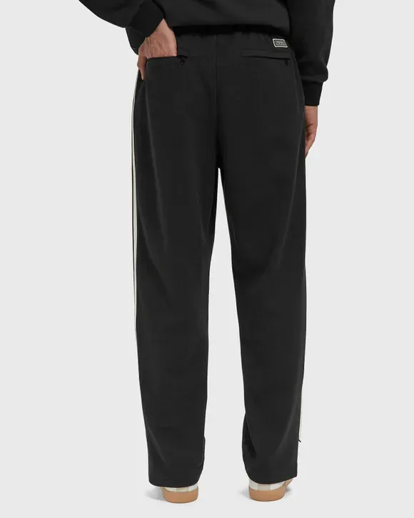 BSTN-x-adidas-Track-Pants_All-Day_KG1575_img2