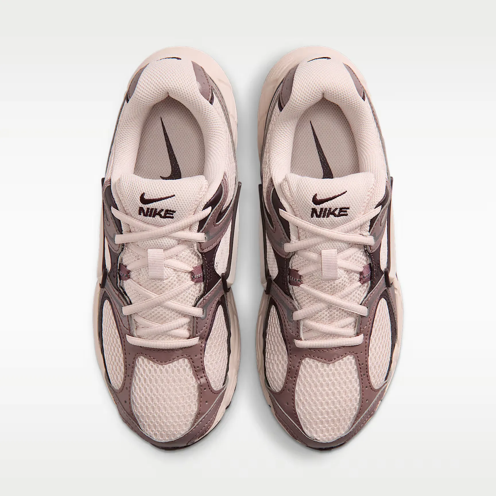 000000_Nike_Nike-V5-Rnr-Wmns-Se_IO0464-600_img3