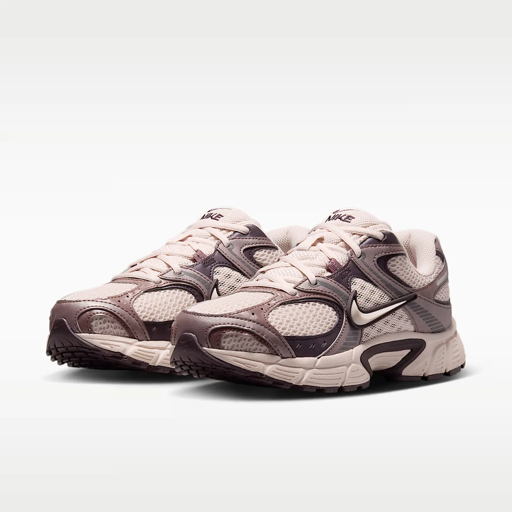 000000_Nike_Nike-V5-Rnr-Wmns-Se_IO0464-600_img4