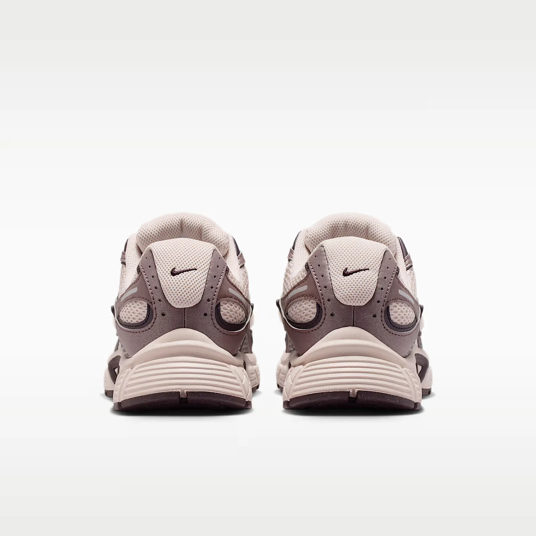 000000_Nike_Nike-V5-Rnr-Wmns-Se_IO0464-600_img5