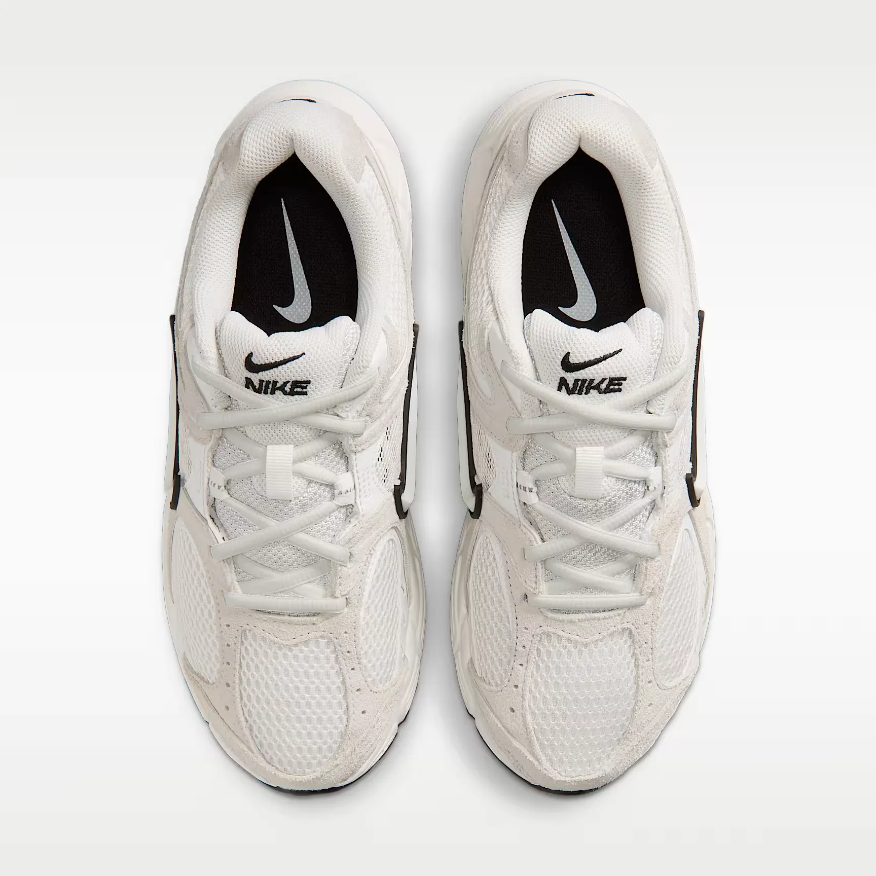 000000_Nike_V5-Rnr-Suede-Summit-White-Photon-Dust_IX0197-105_img3