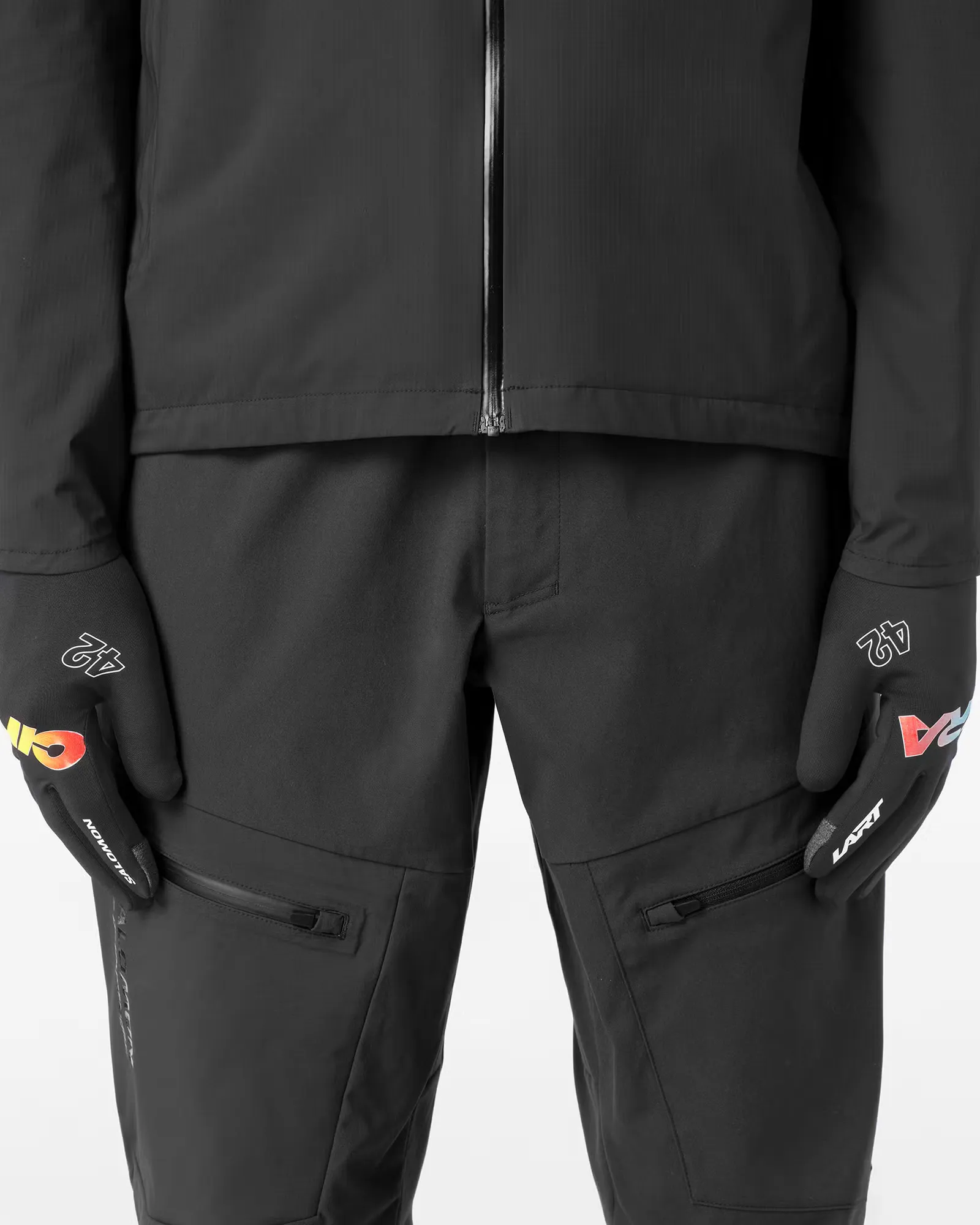 L'Art-de-L'Automobile-x-Salomon-Gloves_Deep-Black_LC3033000_img3