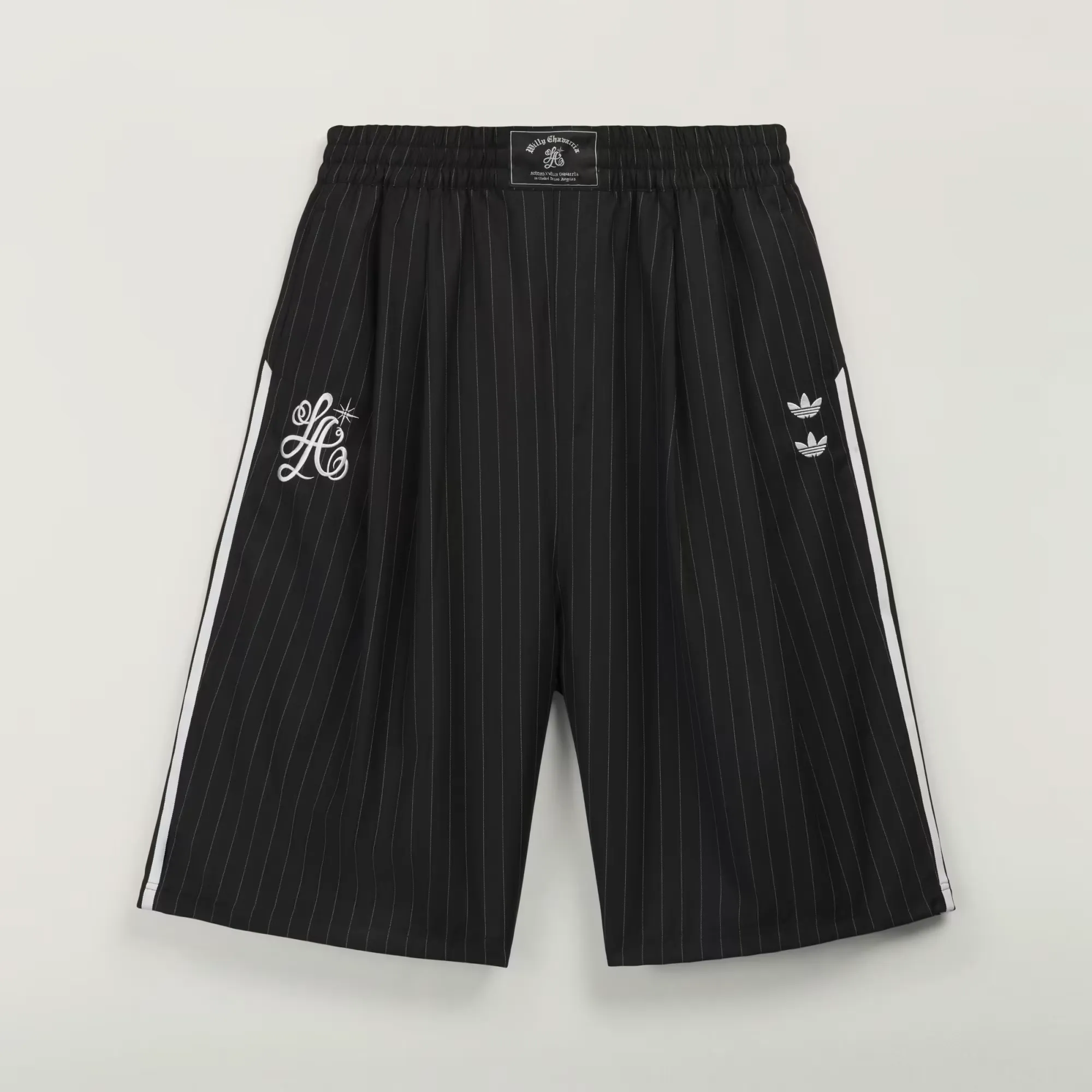 000000_adidas-Chavarria-Long-Stripe-Shorts_Black-White_KV2247_img4