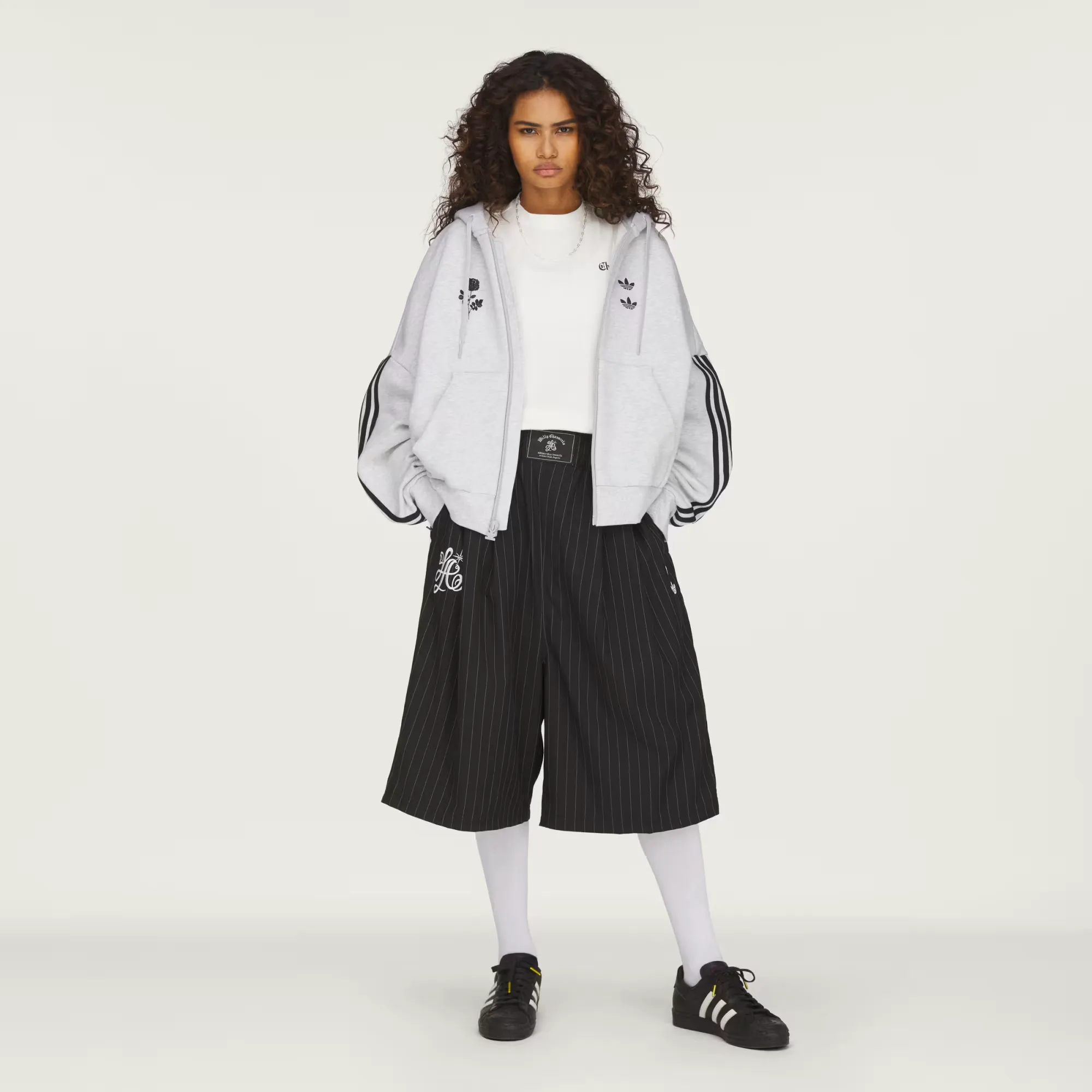 000000_adidas-Chavarria-Long-Stripe-Shorts_Black-White_KV2247_img6