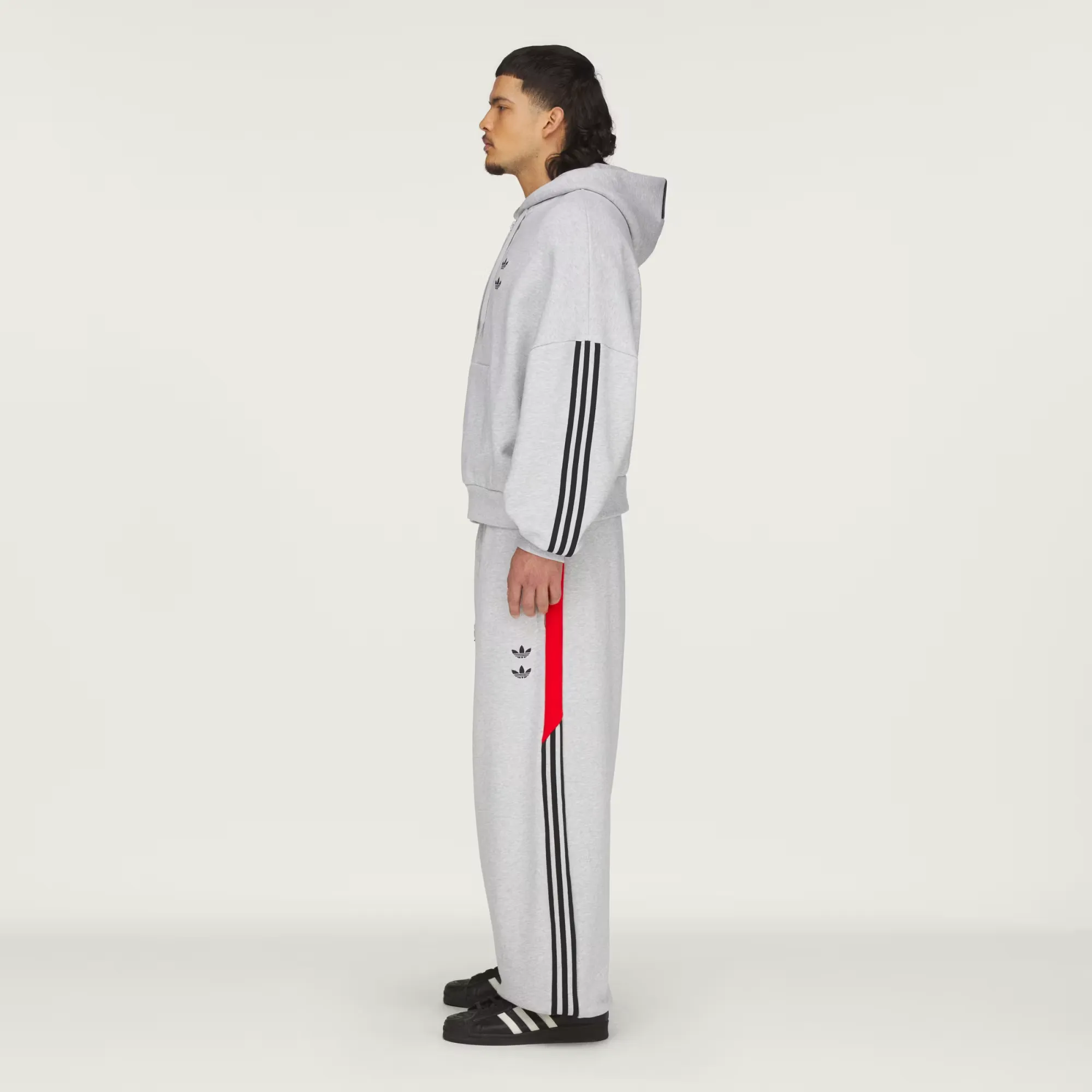 000000_adidas-Chavarria-Track-Pants_Light-Grey-Heather_KV2249_img1