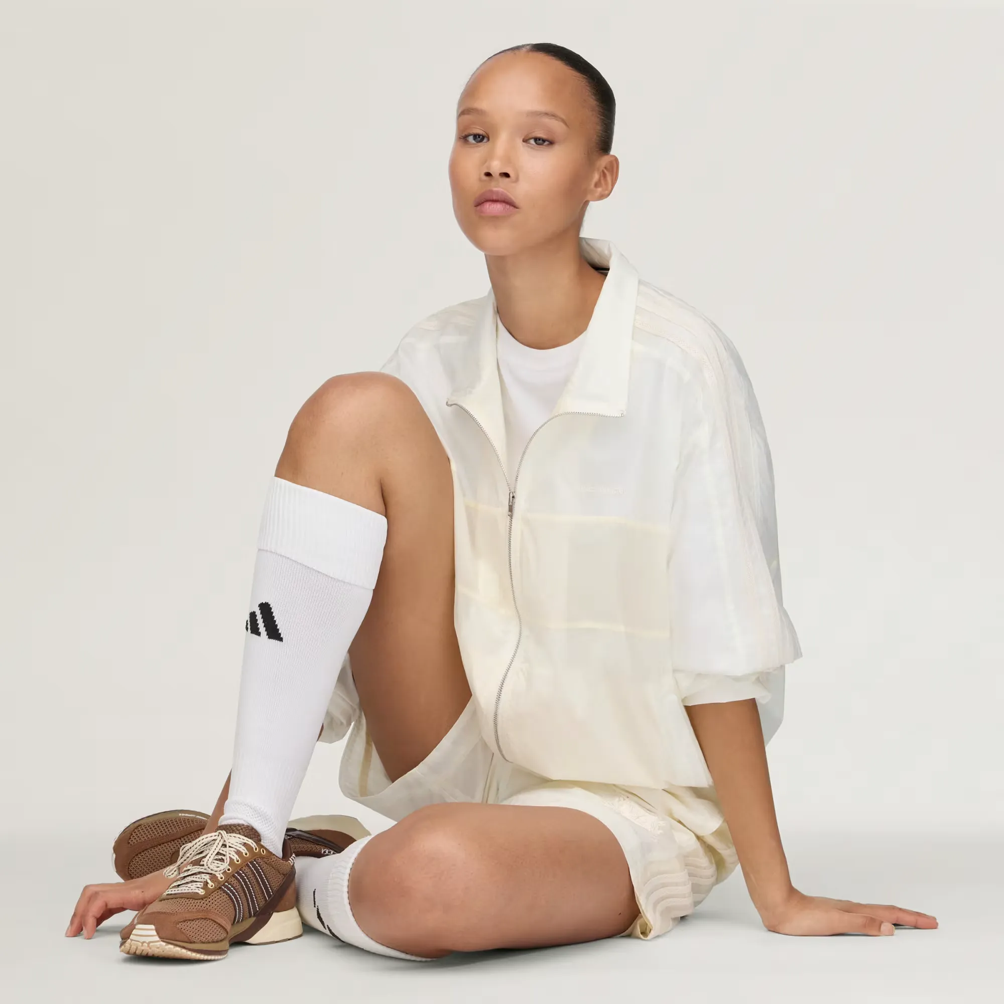 000000_adidas-Originals-WB-Track-Jacket_Chalk-White_KF9251_img6