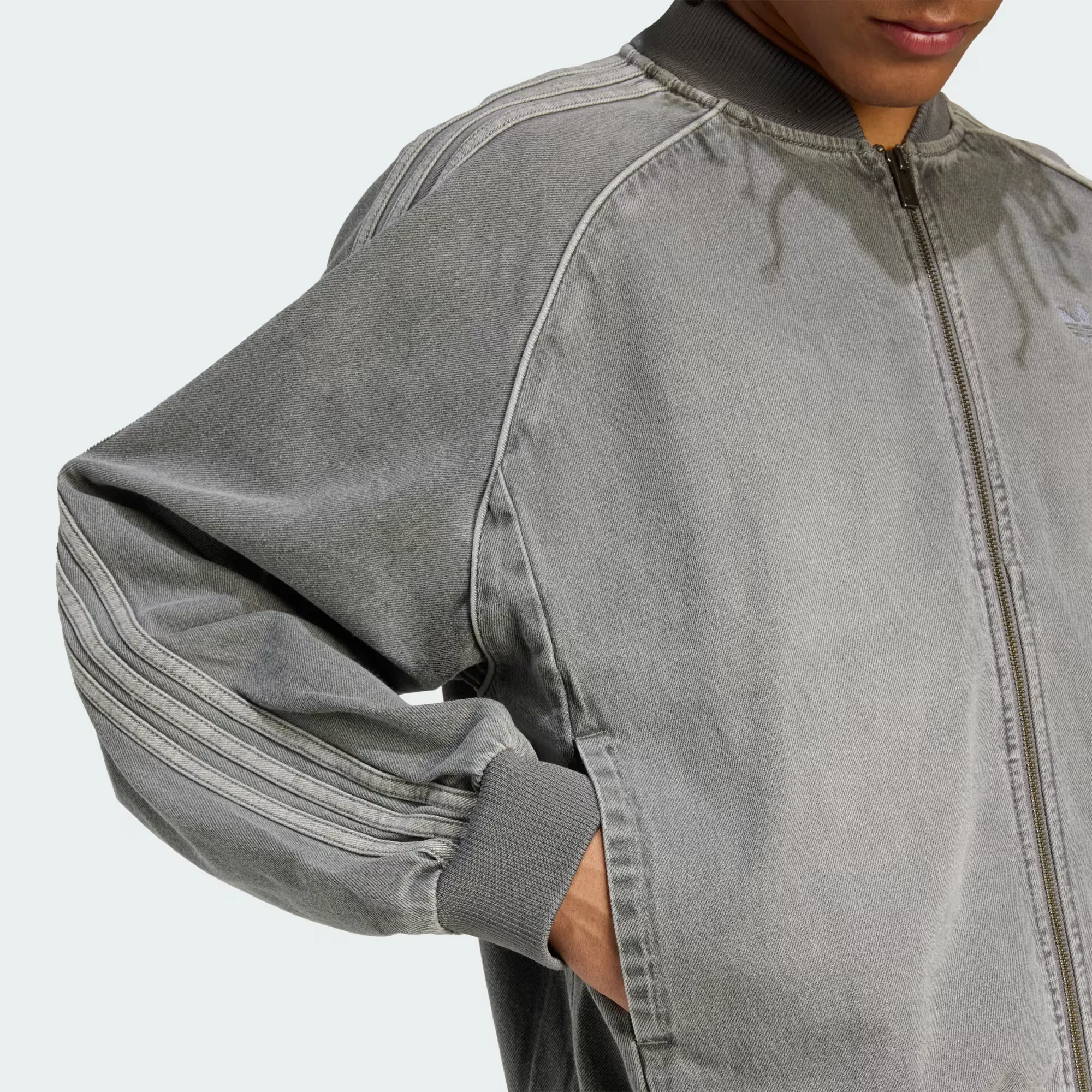 000000_adidas-Adicolor-SST-Loose-Denim-Track-Jacket_Grey_JW5915_img5