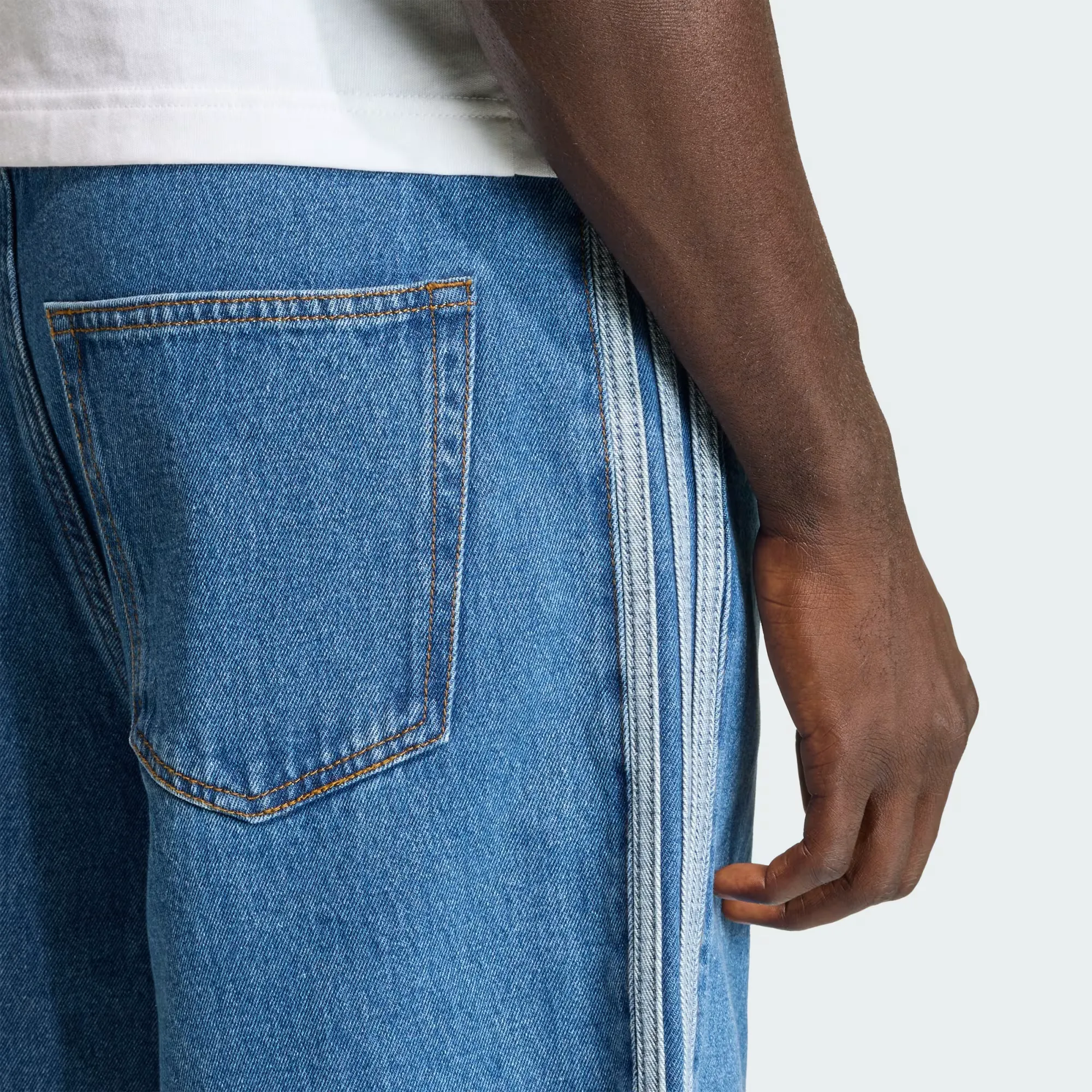 000000_adidas-Adicolor-Firebird-Denim-Short_Blue-Denim_KD1500_img5