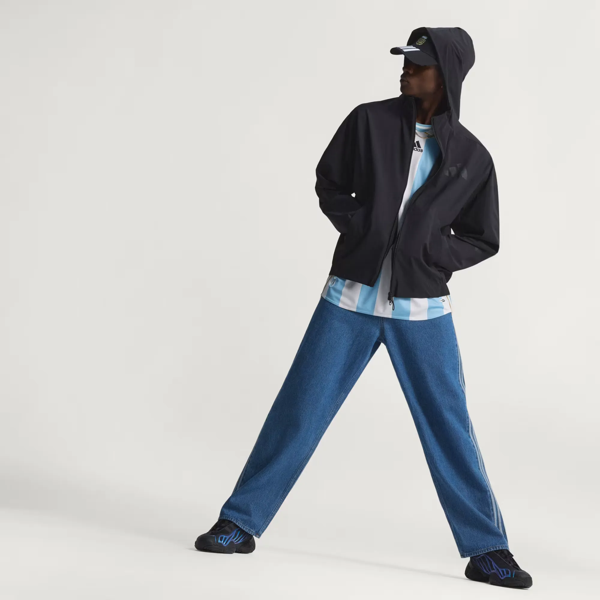 000000_adidas-Firebird-Adicolor-Denim-Pants_Blue-Denim_KD1499_img2