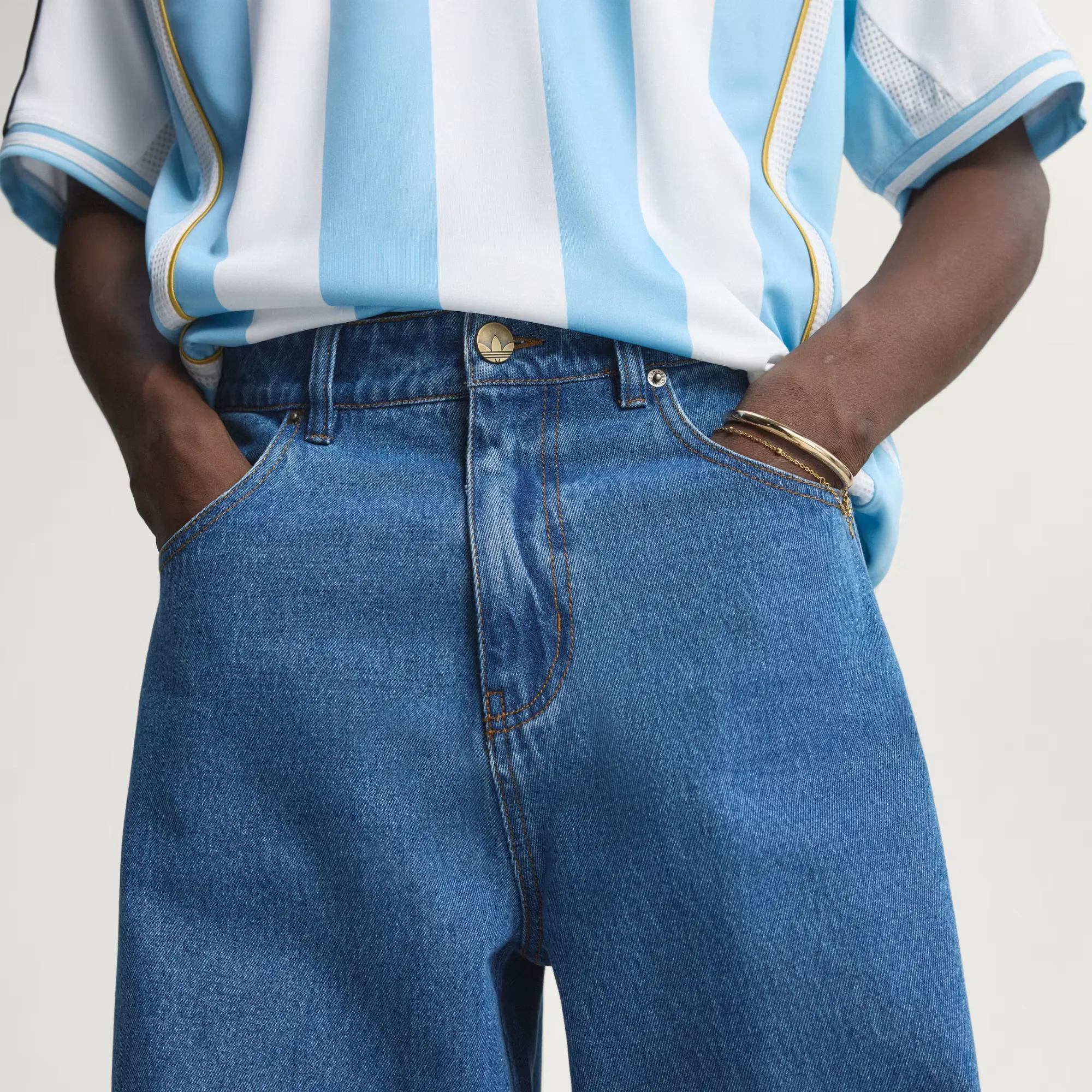 000000_adidas-Firebird-Adicolor-Denim-Pants_Blue-Denim_KD1499_img9