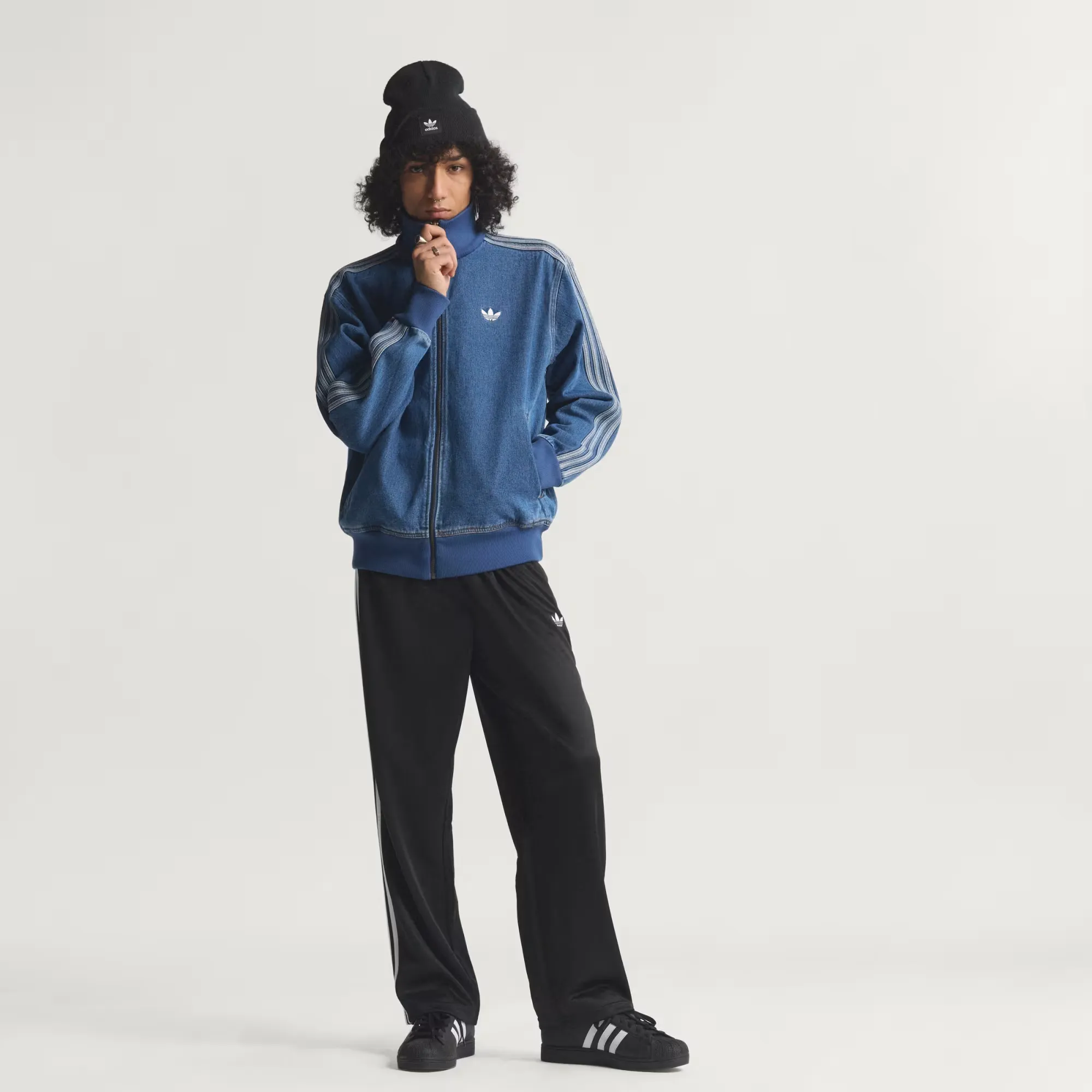 000000_adidas-Adicolor-Firebird-Track-Jacket_Blue-Denim_KD1517_img6