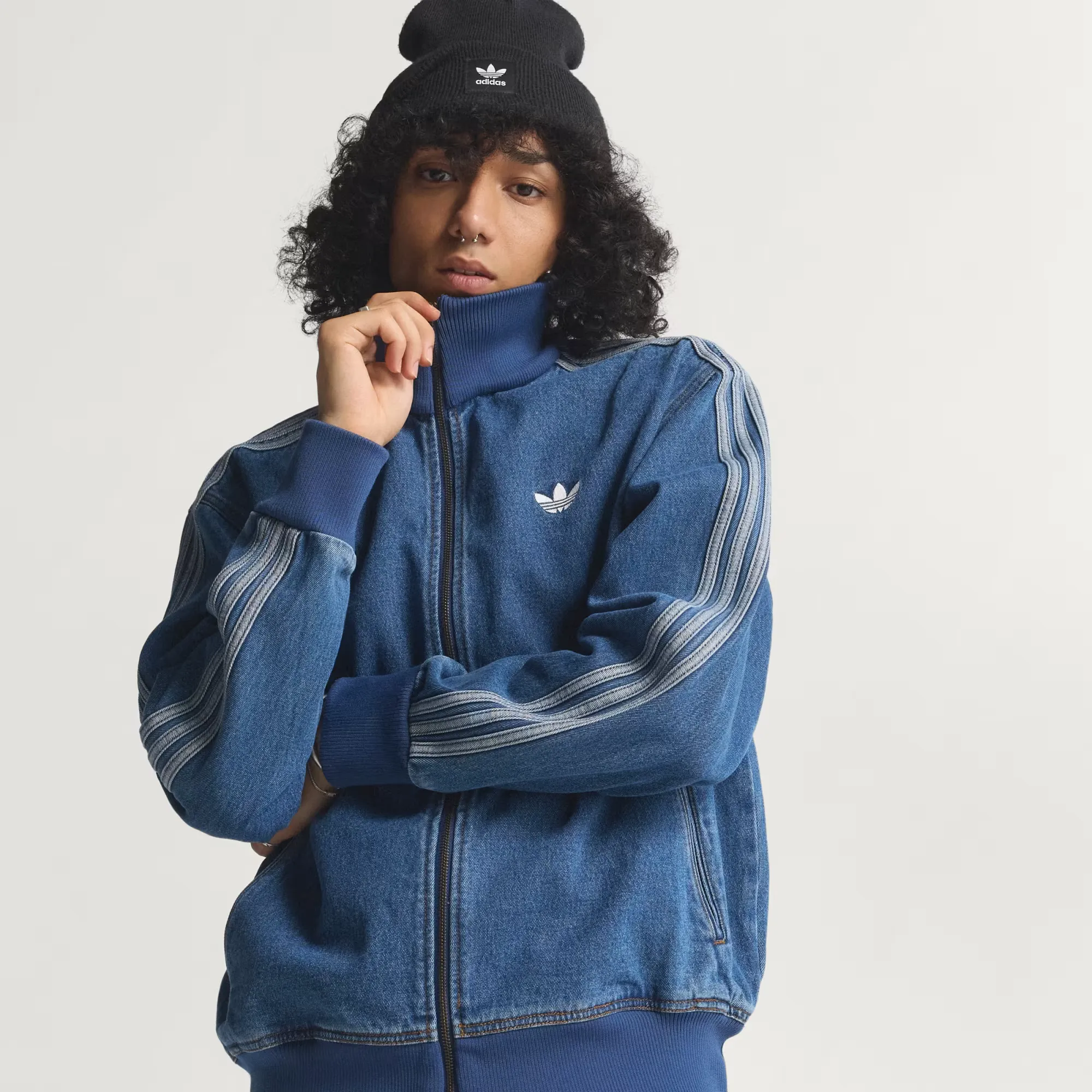 000000_adidas-Adicolor-Firebird-Track-Jacket_Blue-Denim_KD1517_img0