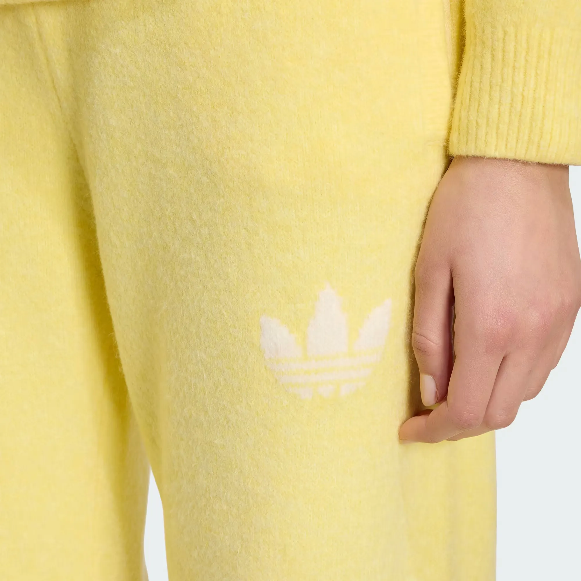 000000_adidas-Originals-Athletic-Dept-Knit-Pants-WMNS_Almost-Yellow_LD4479_img4