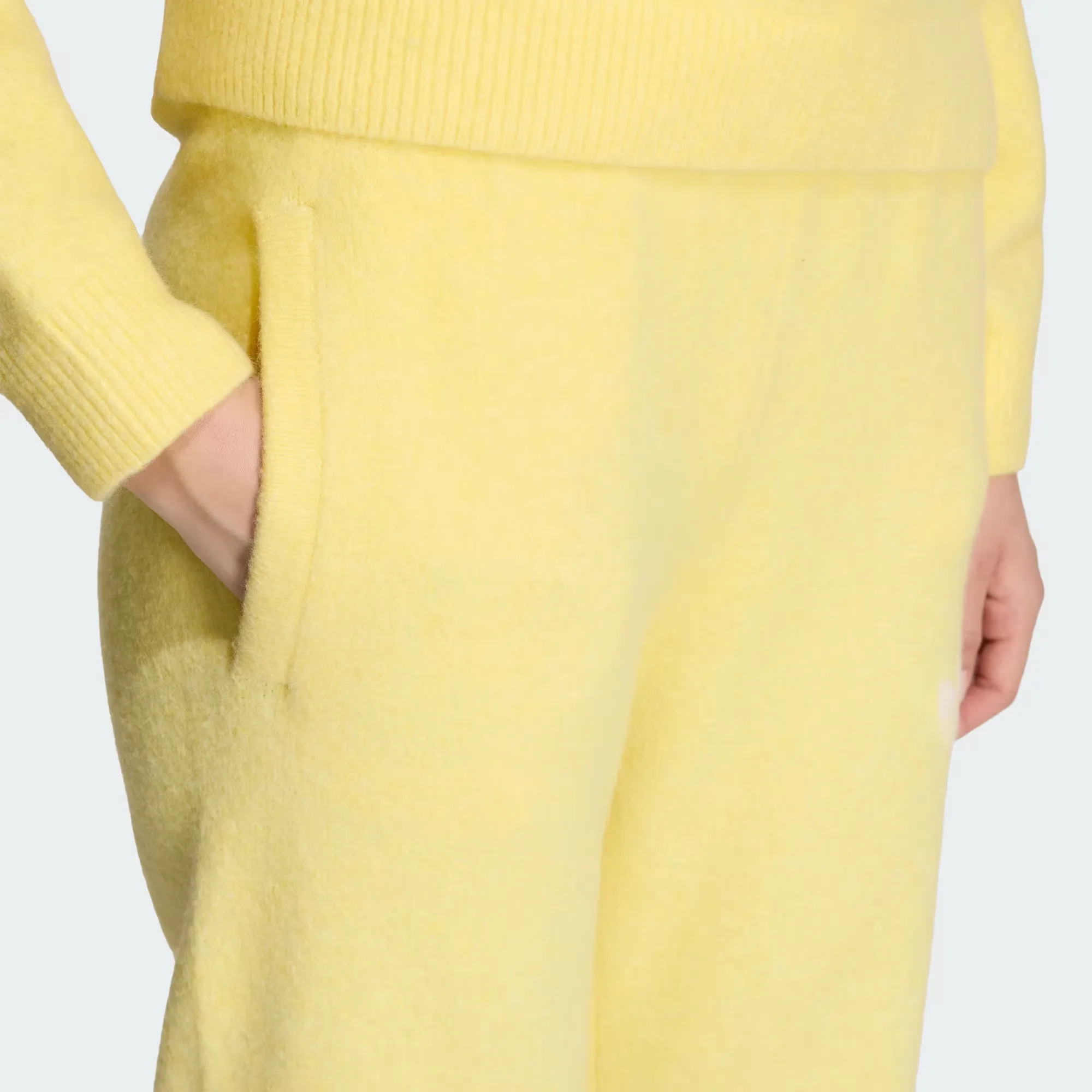 000000_adidas-Originals-Athletic-Dept-Knit-Pants-WMNS_Almost-Yellow_LD4479_img5